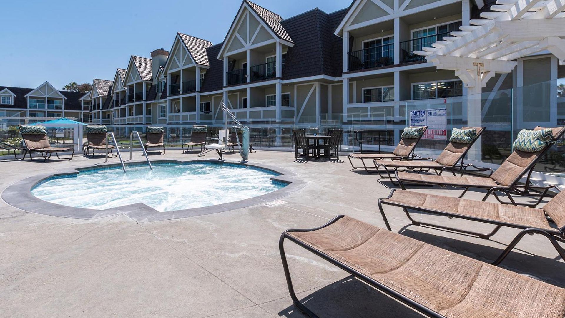 Carlsbad Inn Beach Resort