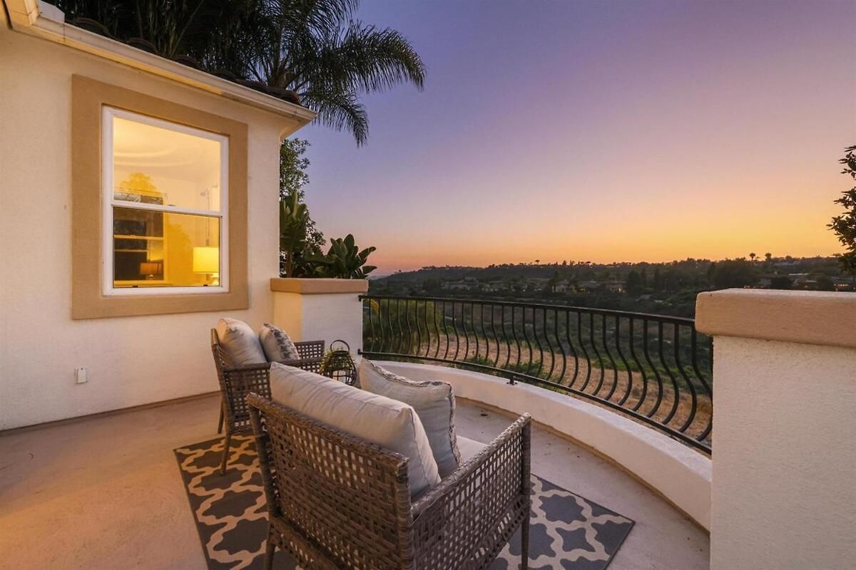 Spacious Luxury In Gated Community With Pool & Scenic Views