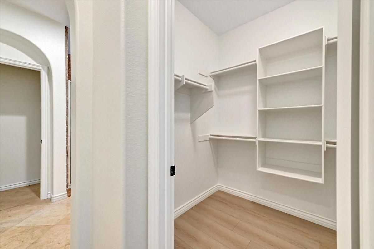 Spacious Luxury In Gated Community With Pool & Scenic Views Carlsbad