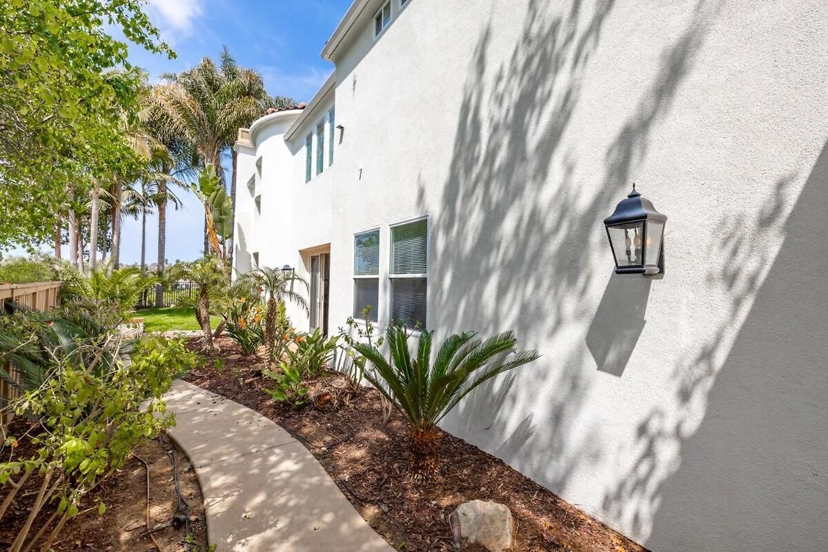 Holiday home Spacious Luxury In Gated Community With Pool & Scenic Views