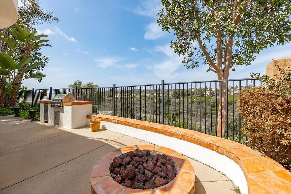 Holiday home Spacious Luxury In Gated Community With Pool & Scenic Views