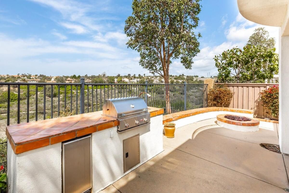 Holiday home Spacious Luxury In Gated Community With Pool & Scenic Views