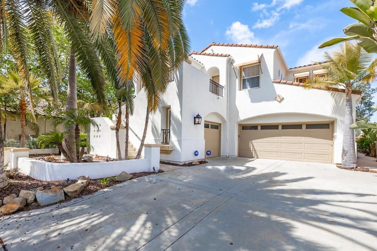 Spacious Luxury In Gated Community With Pool & Scenic Views