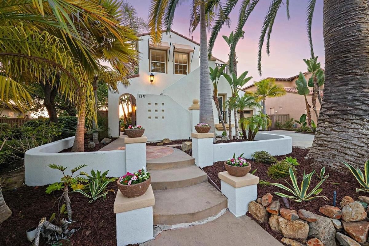 Spacious Luxury In Gated Community With Pool & Scenic Views * Carlsbad