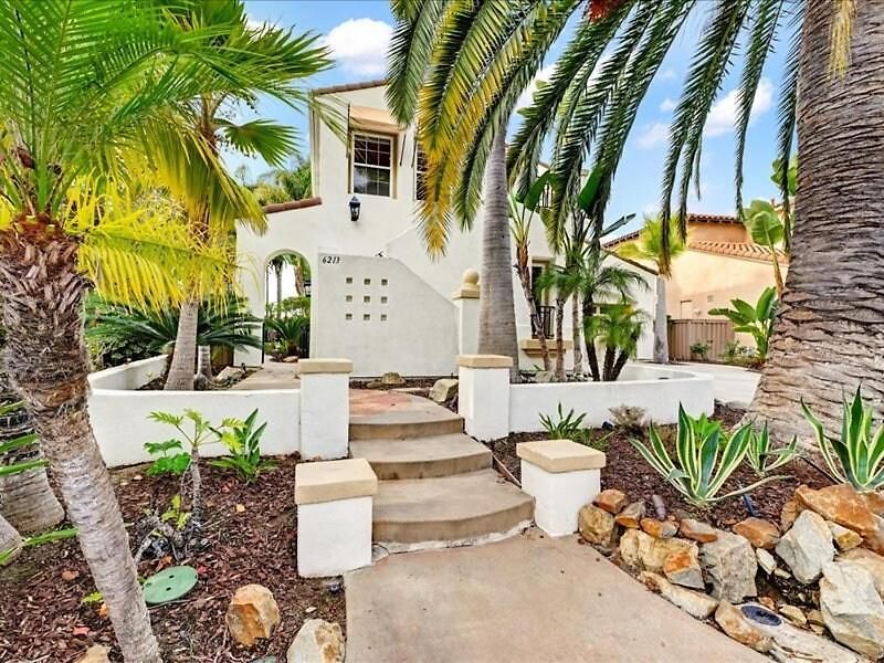 Spacious Luxury In Gated Community With Pool & Scenic Views Holiday home Carlsbad