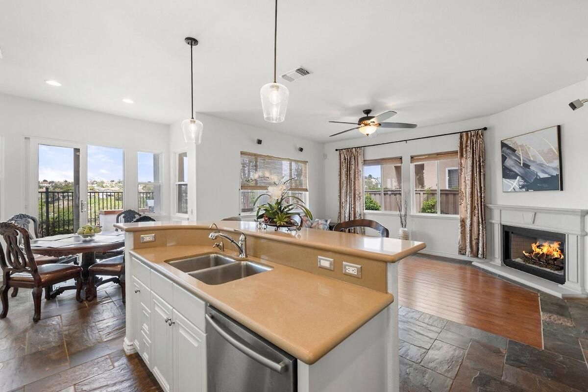 Holiday home Spacious Luxury In Gated Community With Pool & Scenic Views