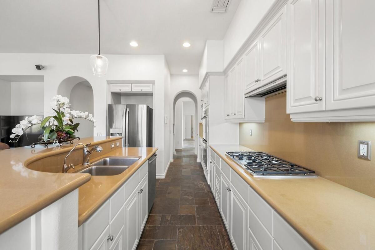 Spacious Luxury In Gated Community With Pool & Scenic Views Holiday home Carlsbad