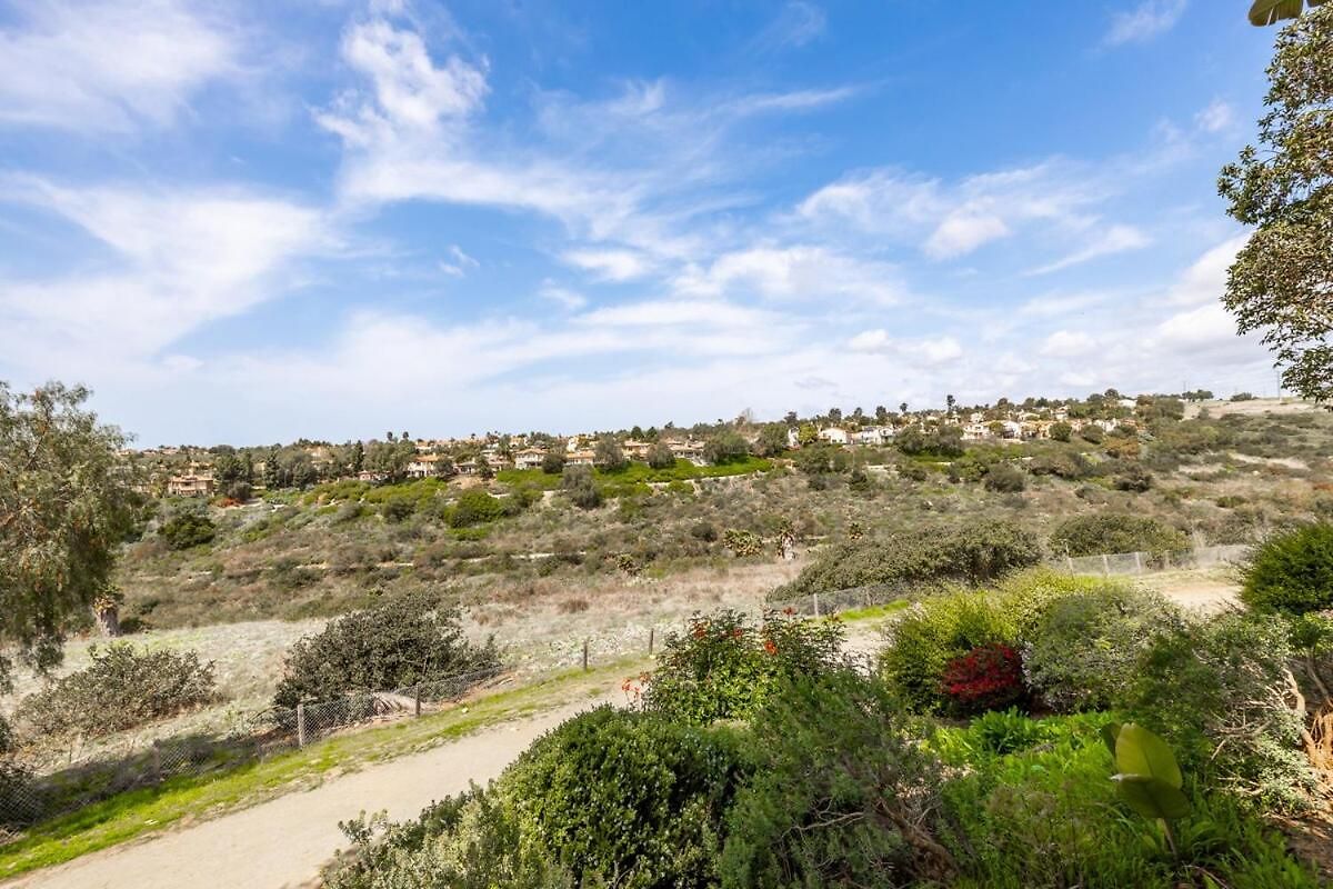 Holiday home Spacious Luxury In Gated Community With Pool & Scenic Views Carlsbad