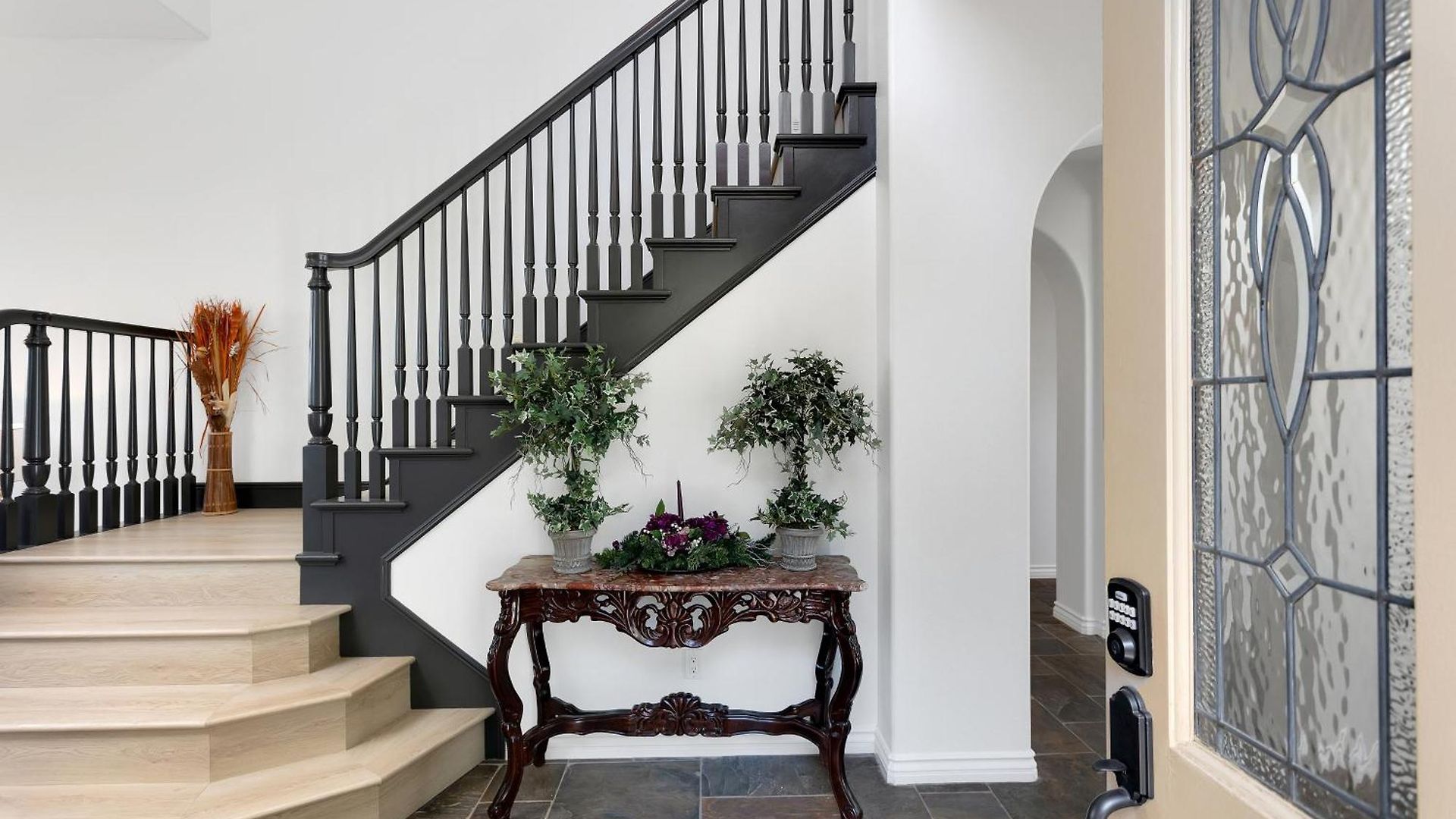 Spacious Luxury In Gated Community With Pool & Scenic Views Carlsbad