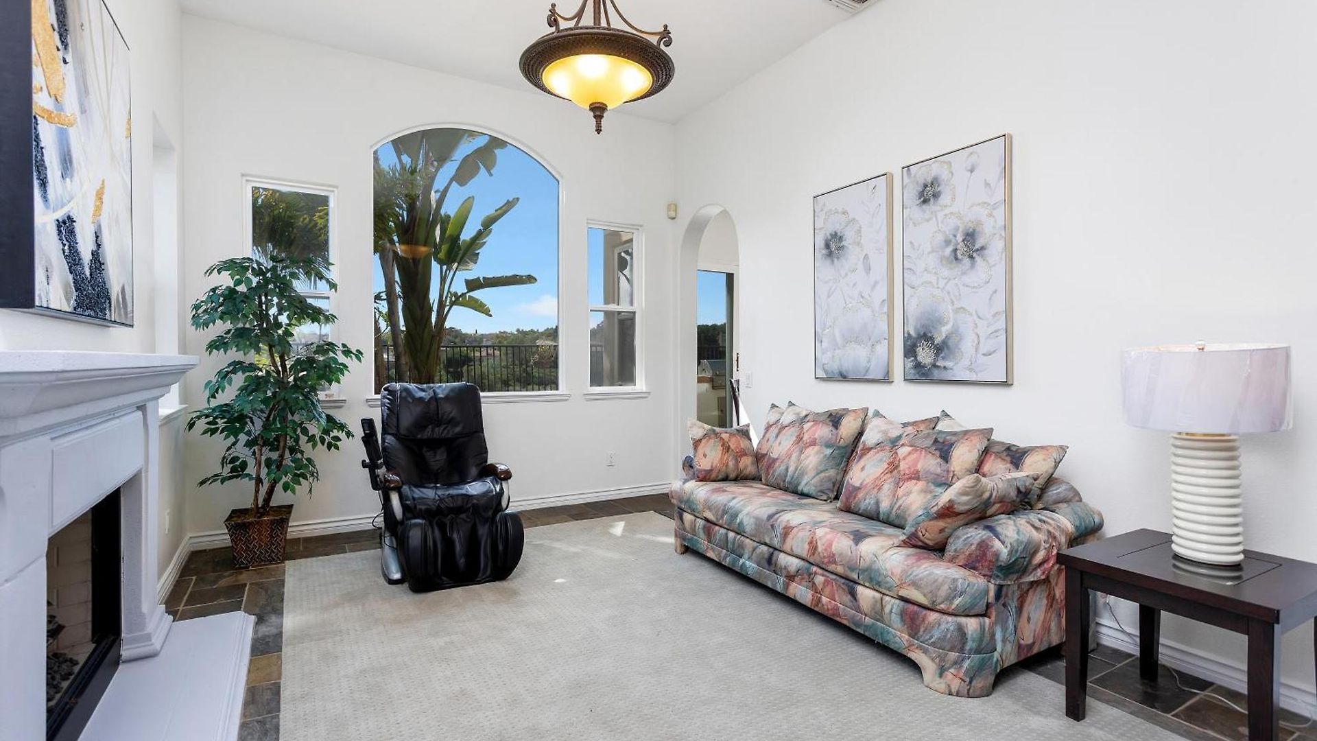 Spacious Luxury In Gated Community With Pool & Scenic Views Carlsbad