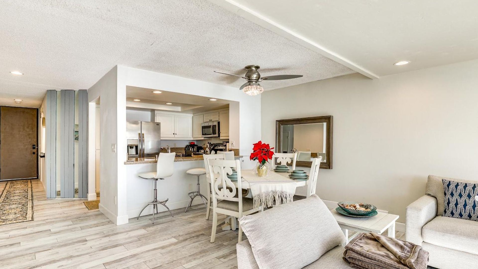 Waterfront W/ Dock Access In Carlsbad!