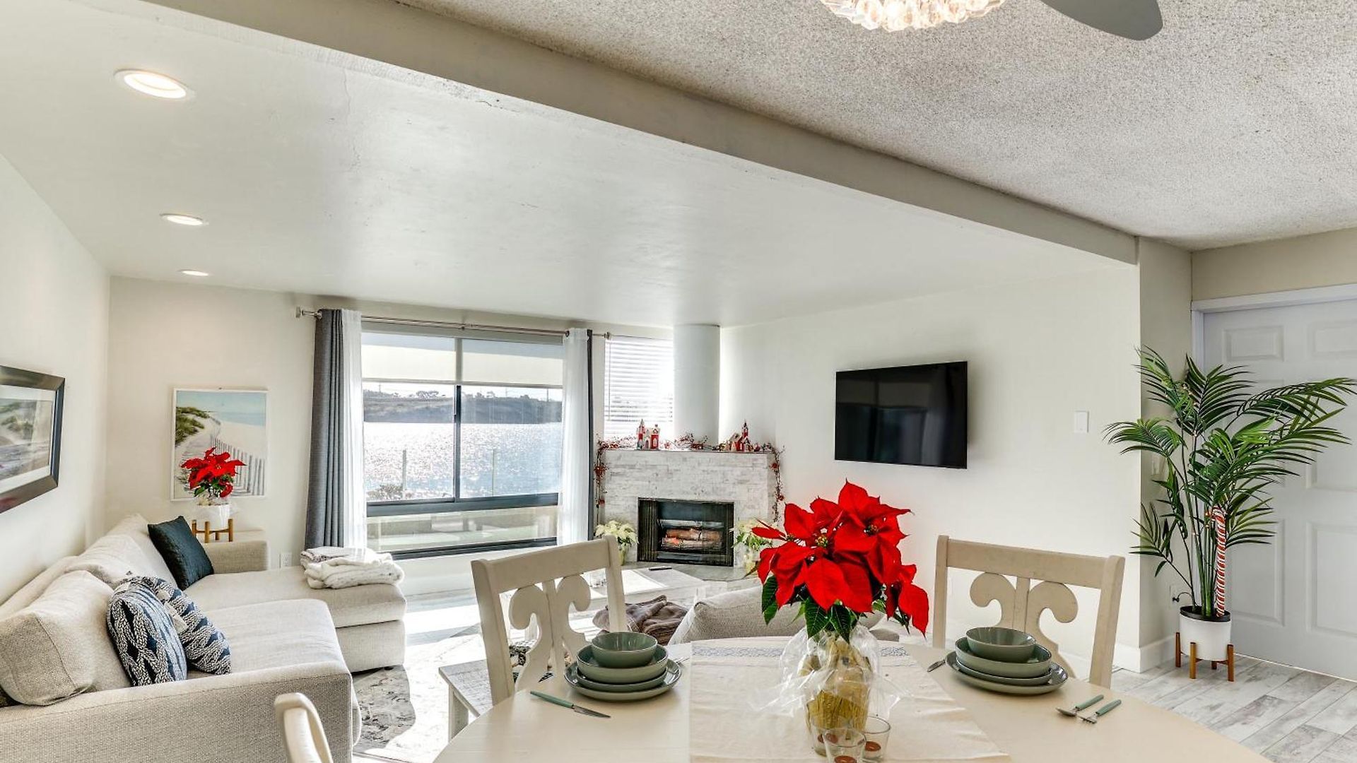 Waterfront W/ Dock Access In Carlsbad! Holiday home *