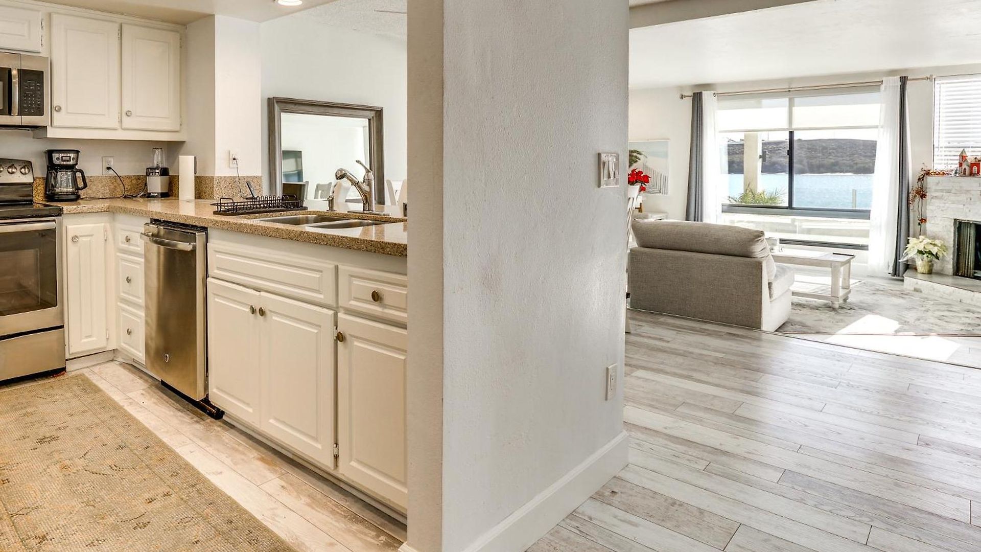 Waterfront W/ Dock Access In Carlsbad! Carlsbad
