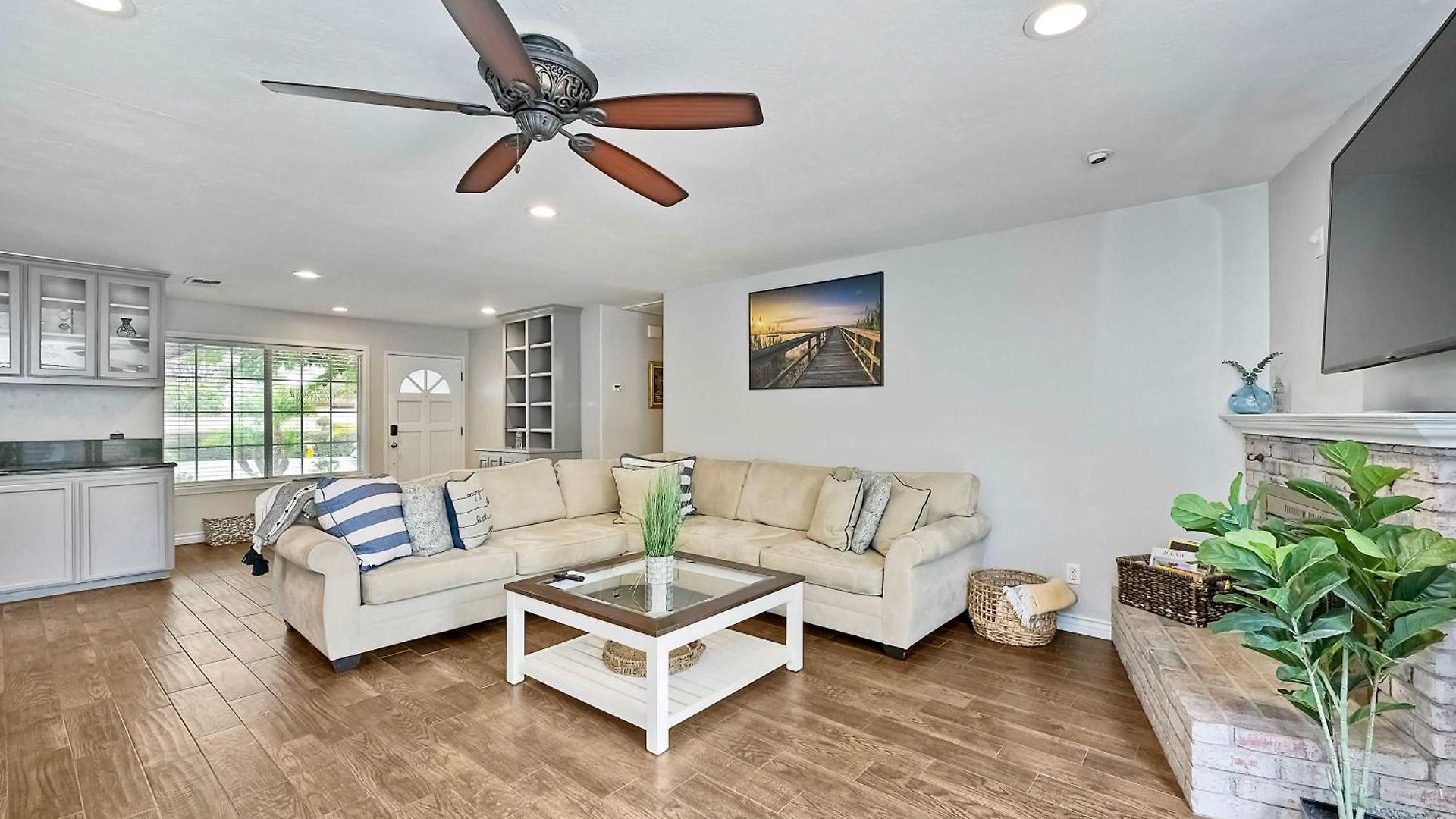 Charm - 3br Stunner *