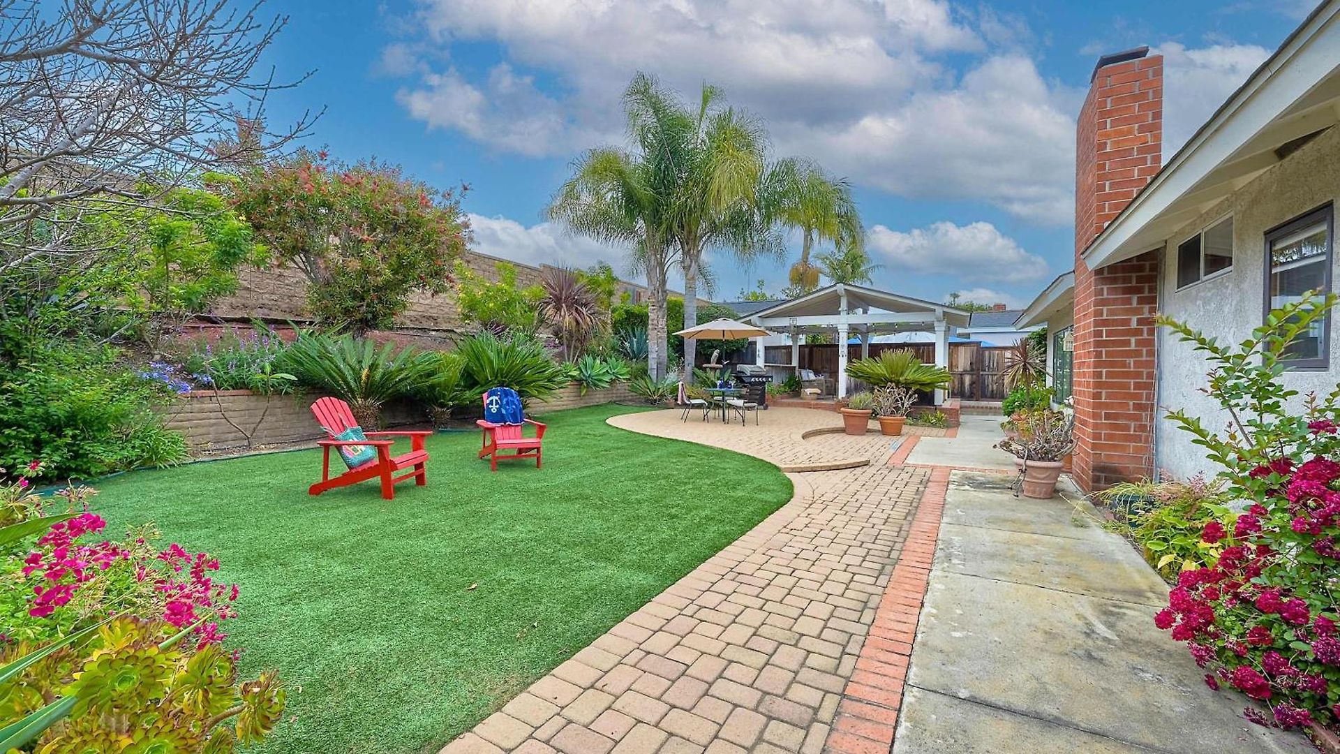 Holiday home Charm - 3br Stunner *