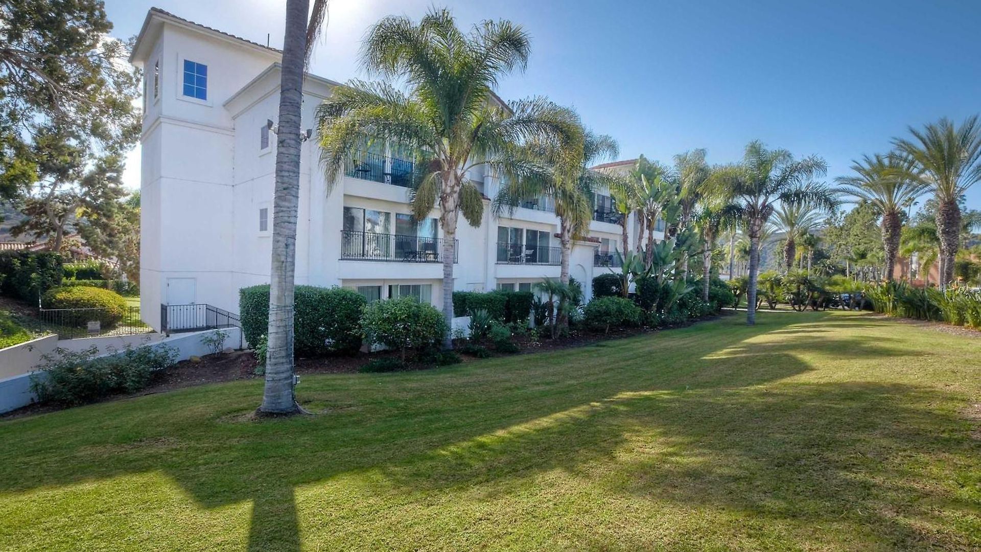 La Costa Gem - For 3 Carlsbad