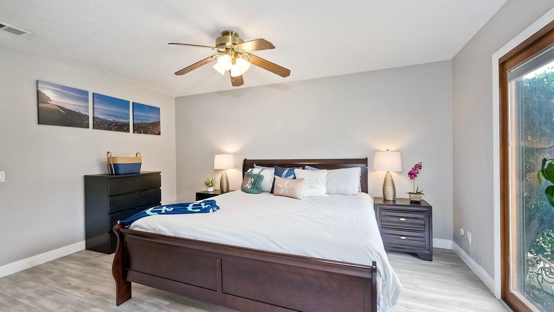 Holiday home Charm - 3br Stunner