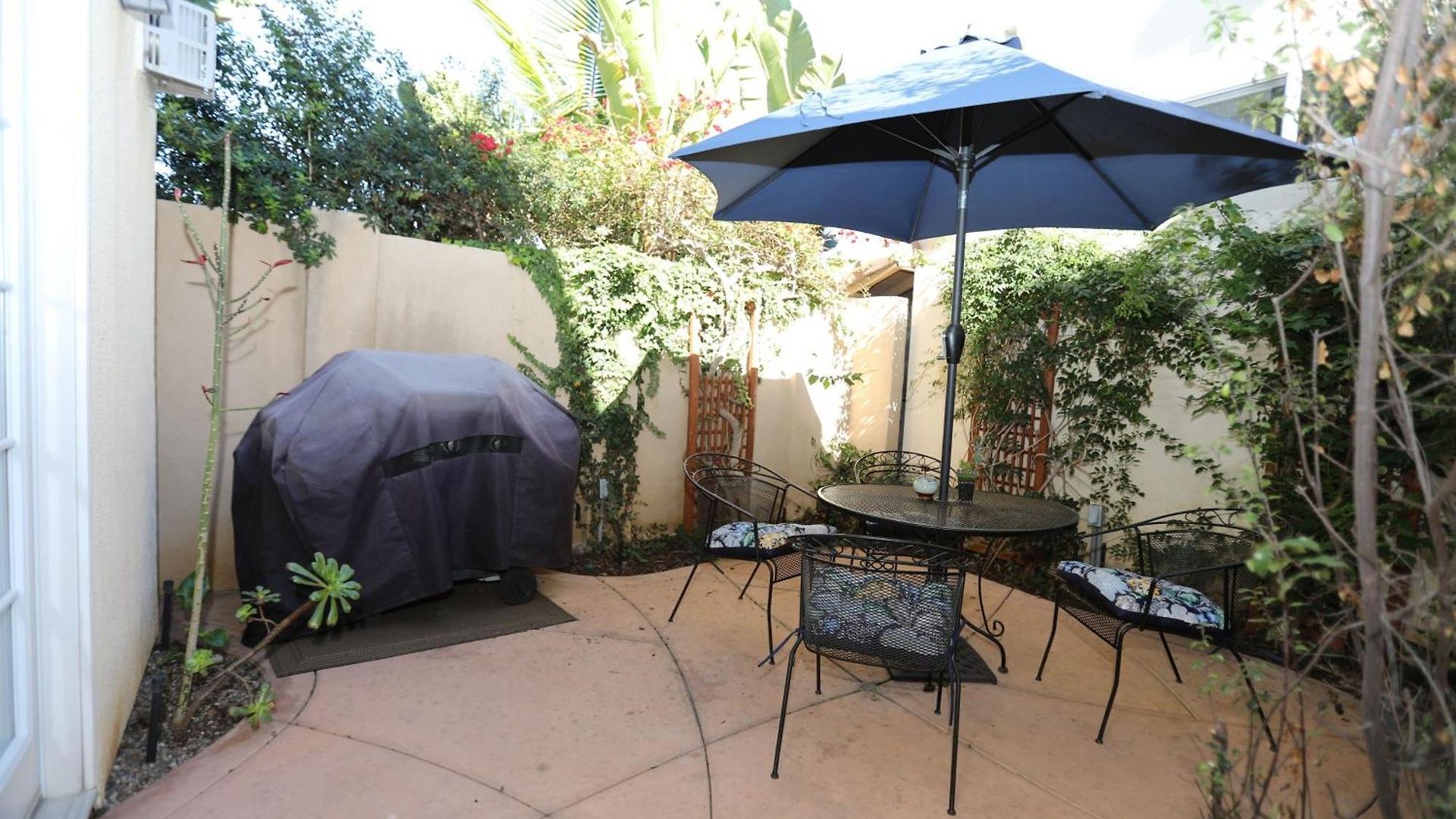 Oasis In Village Holiday home
