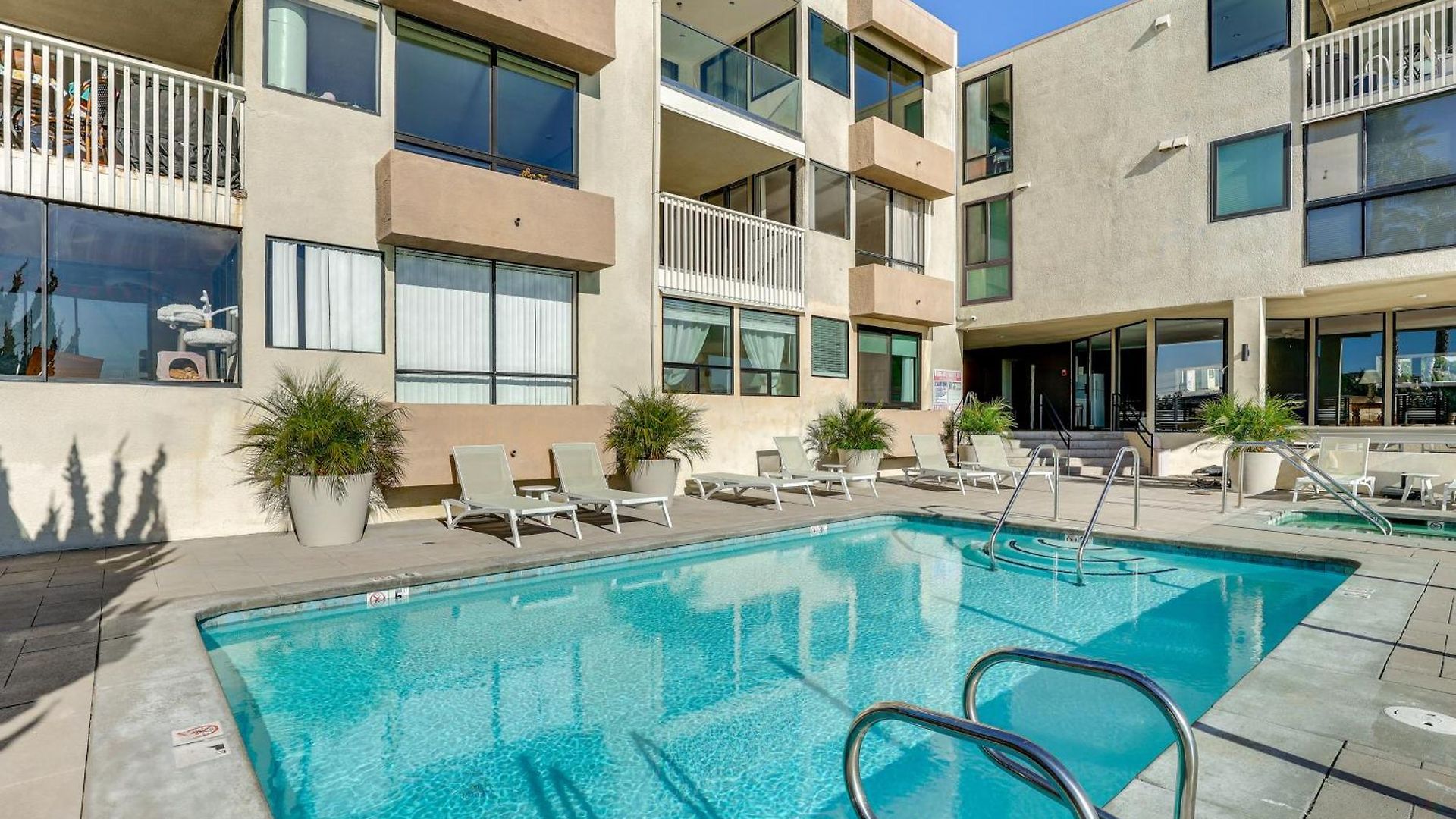 Waterfront W/ Dock Access In Carlsbad!