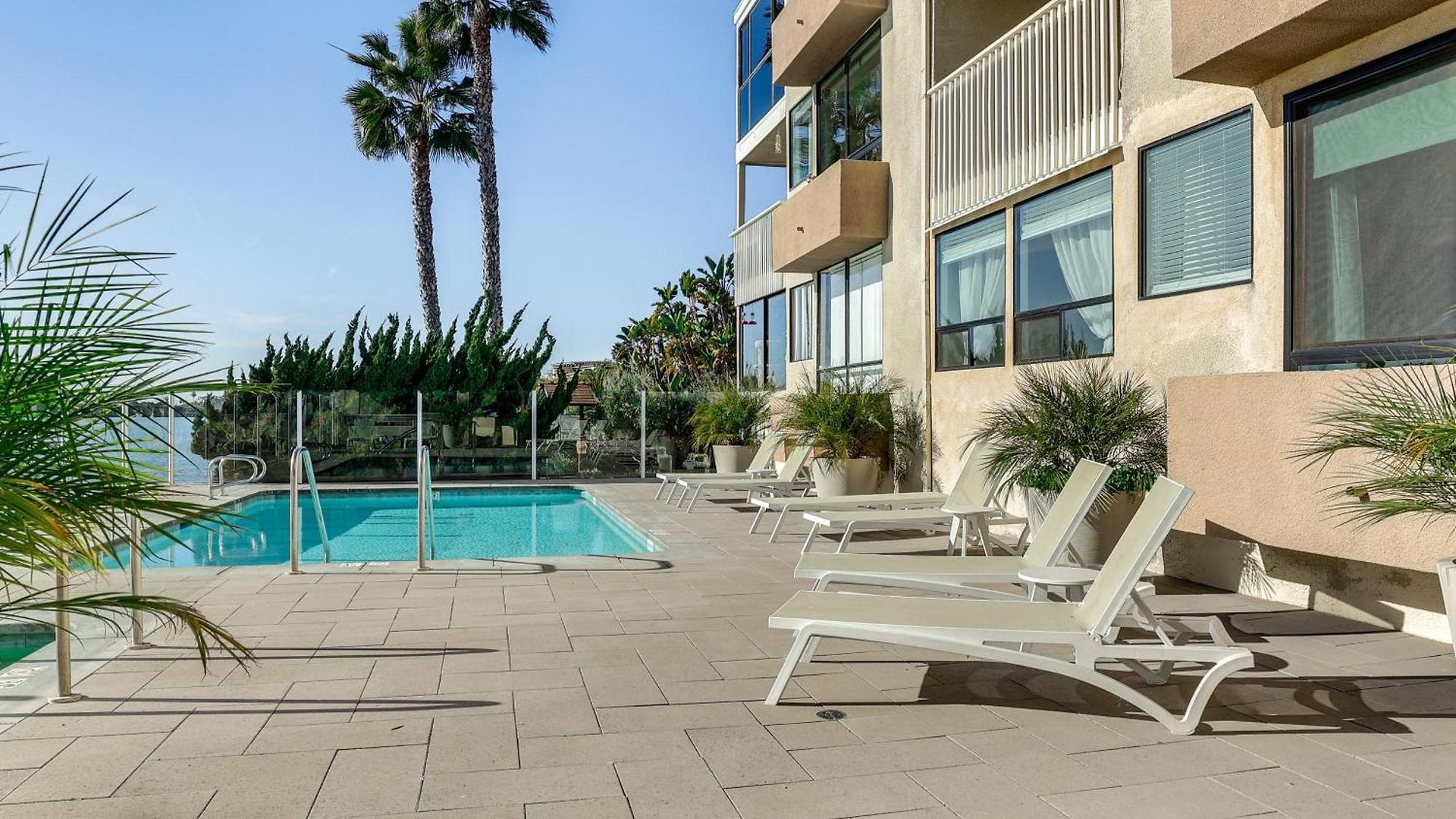 Waterfront W/ Dock Access In Carlsbad! * Carlsbad
