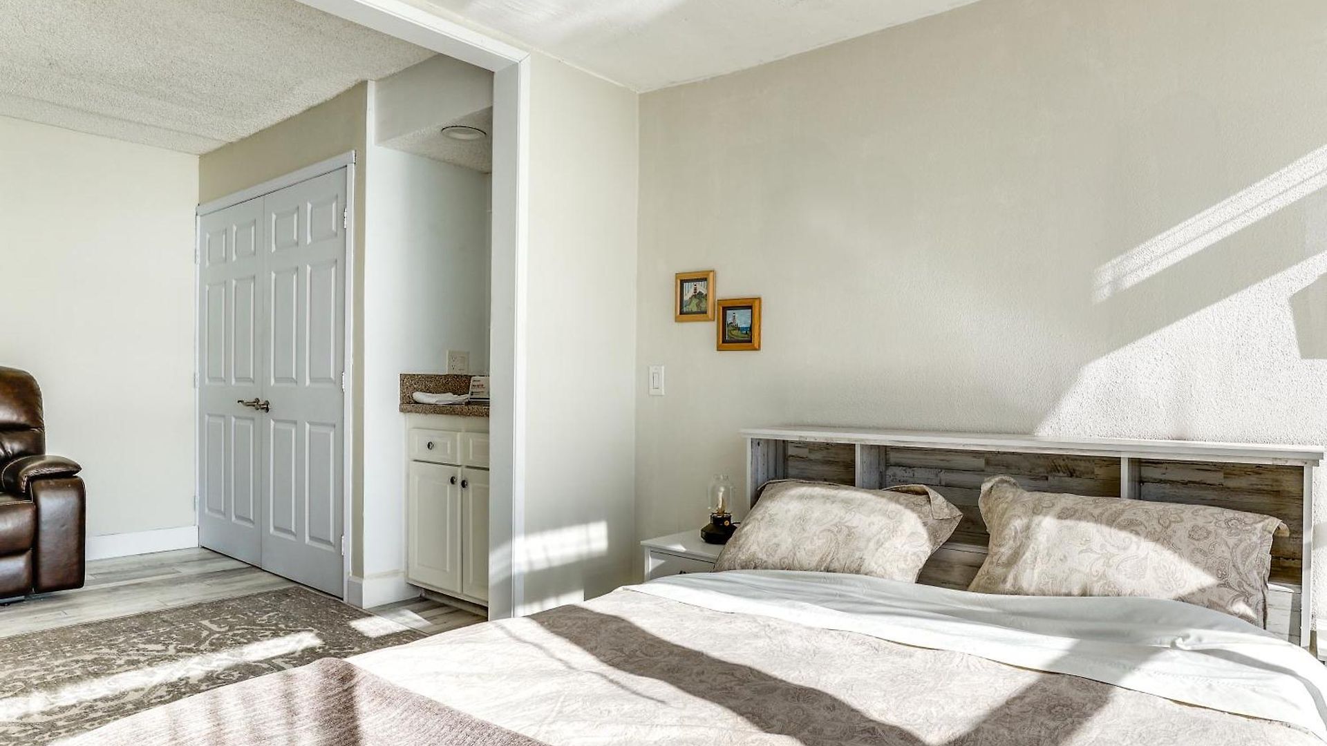 Holiday home Waterfront W/ Dock Access In Carlsbad!