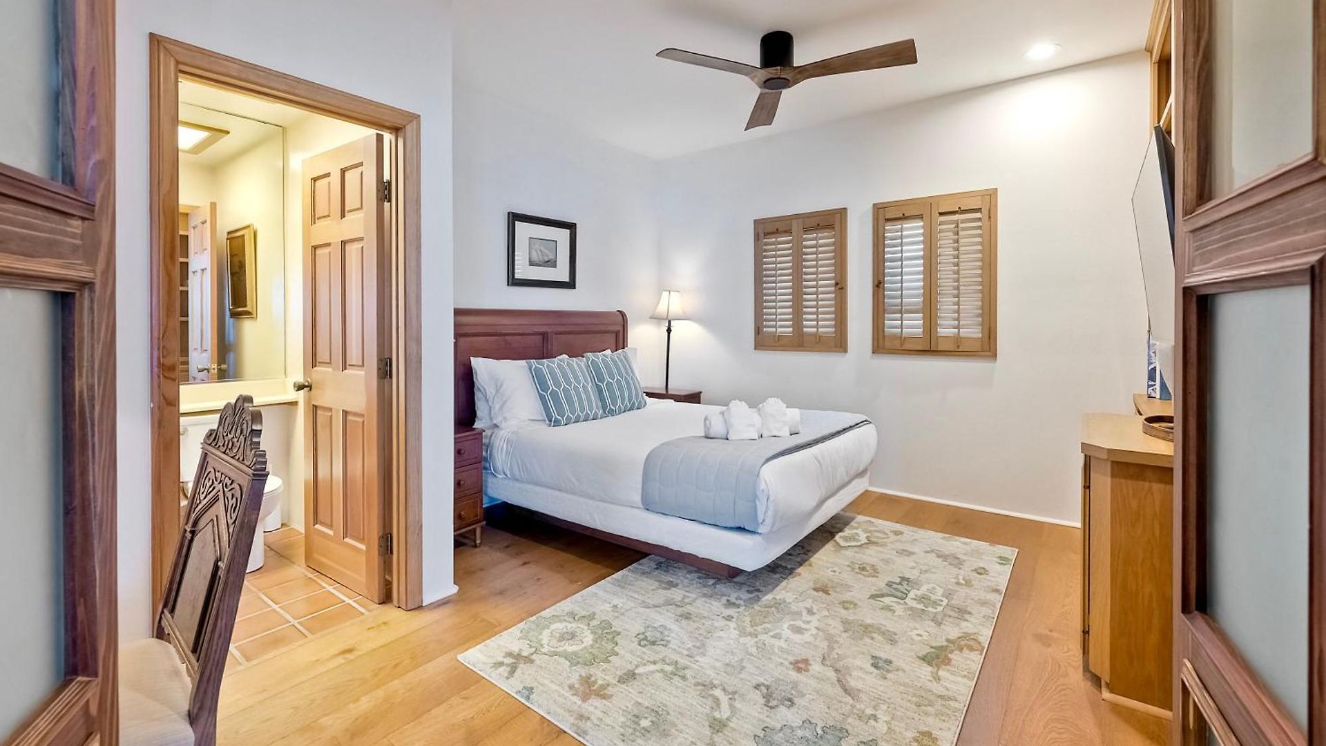 Holiday home Exclusive Beachfront Duplex In Village Ocean Views, Sleeps 9 *