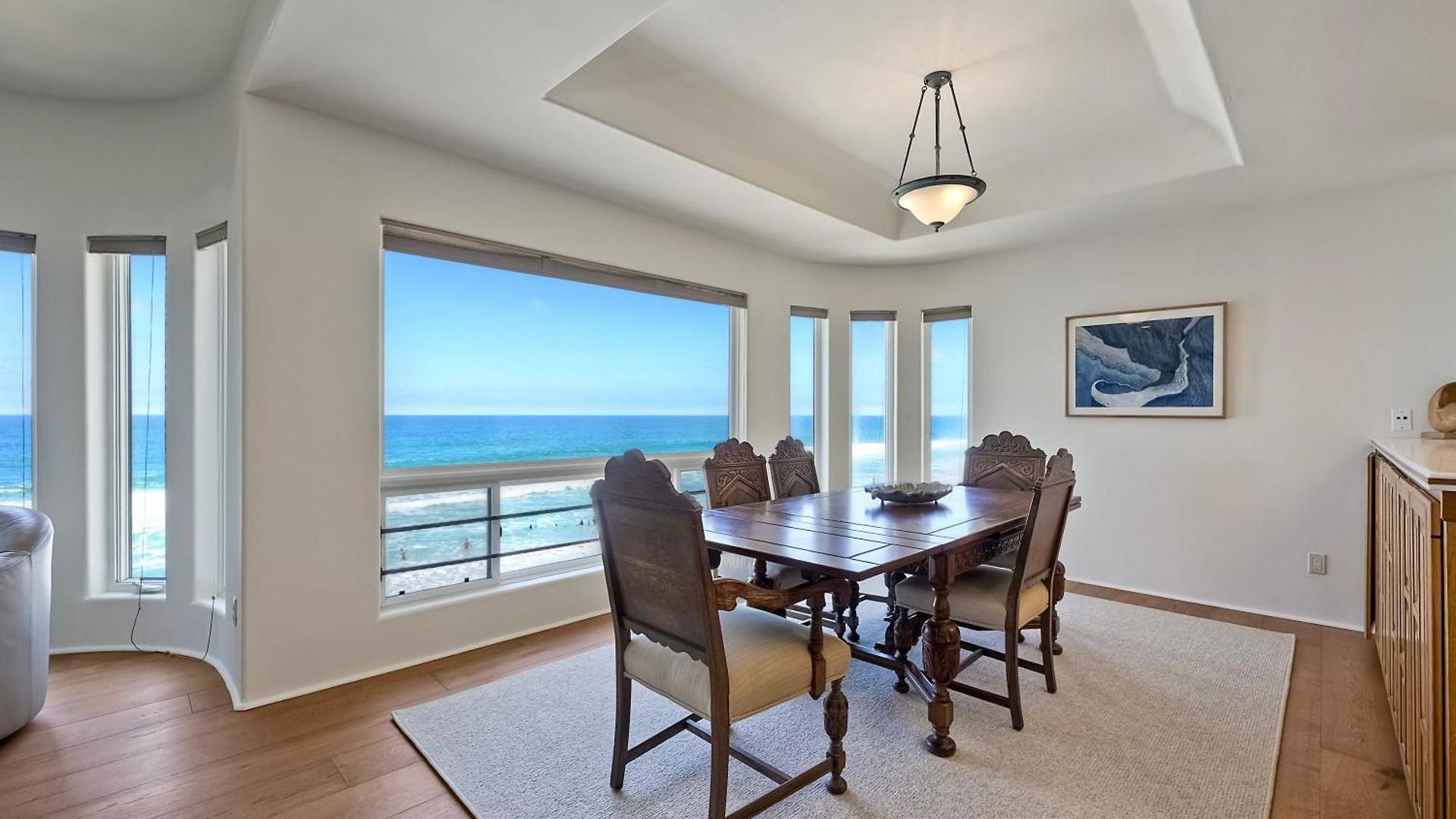 Direct Access, Views, 2br Upper Unit *