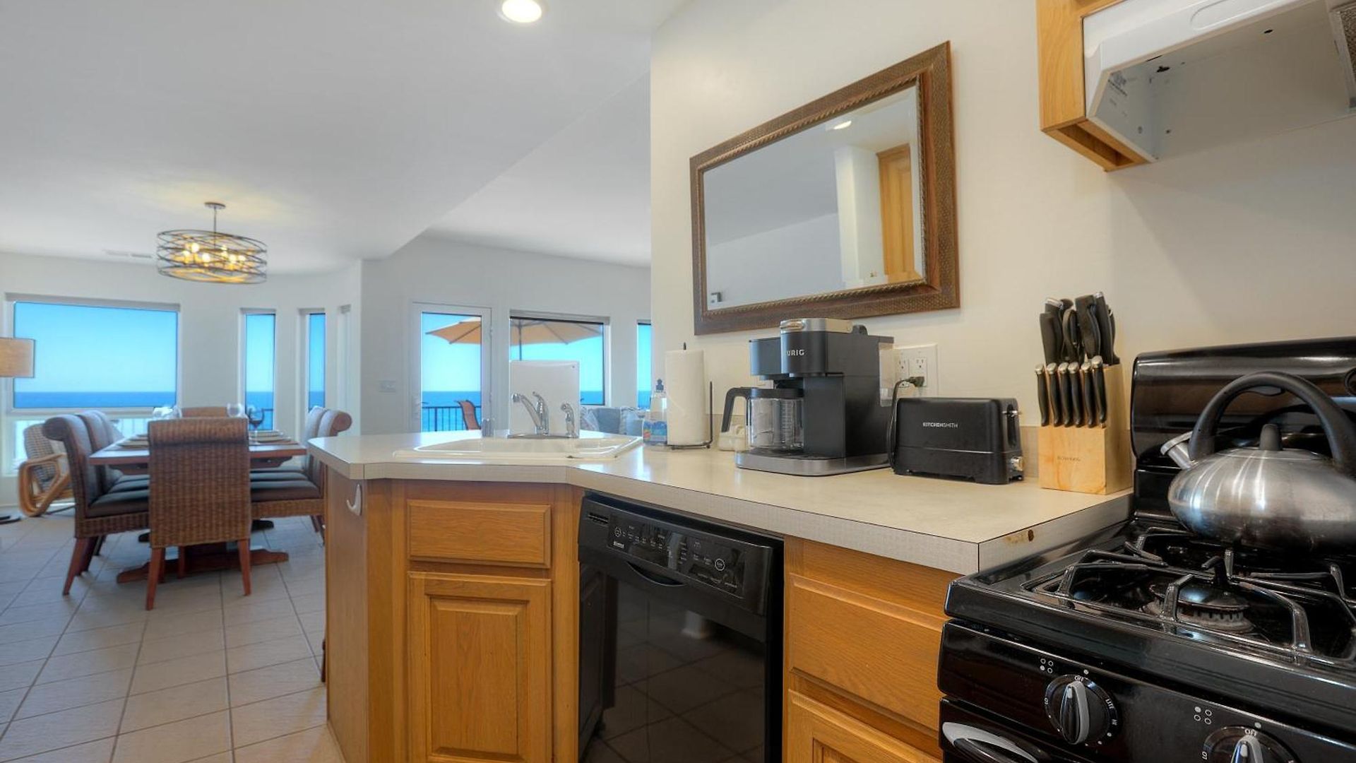 Exclusive Beachfront Duplex In Village Ocean Views, Sleeps 9 Holiday home Carlsbad
