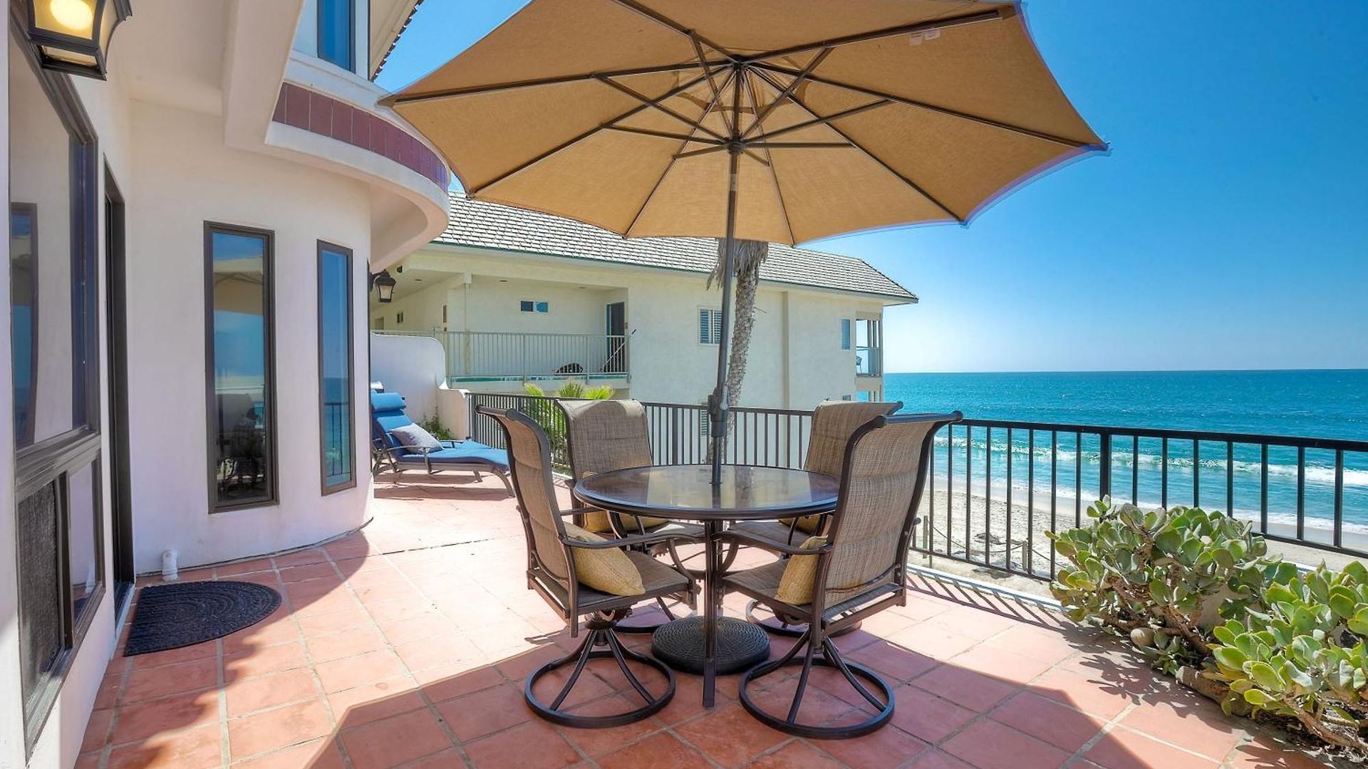 Exclusive Beachfront Duplex In Village Ocean Views, Sleeps 9 Holiday home Carlsbad