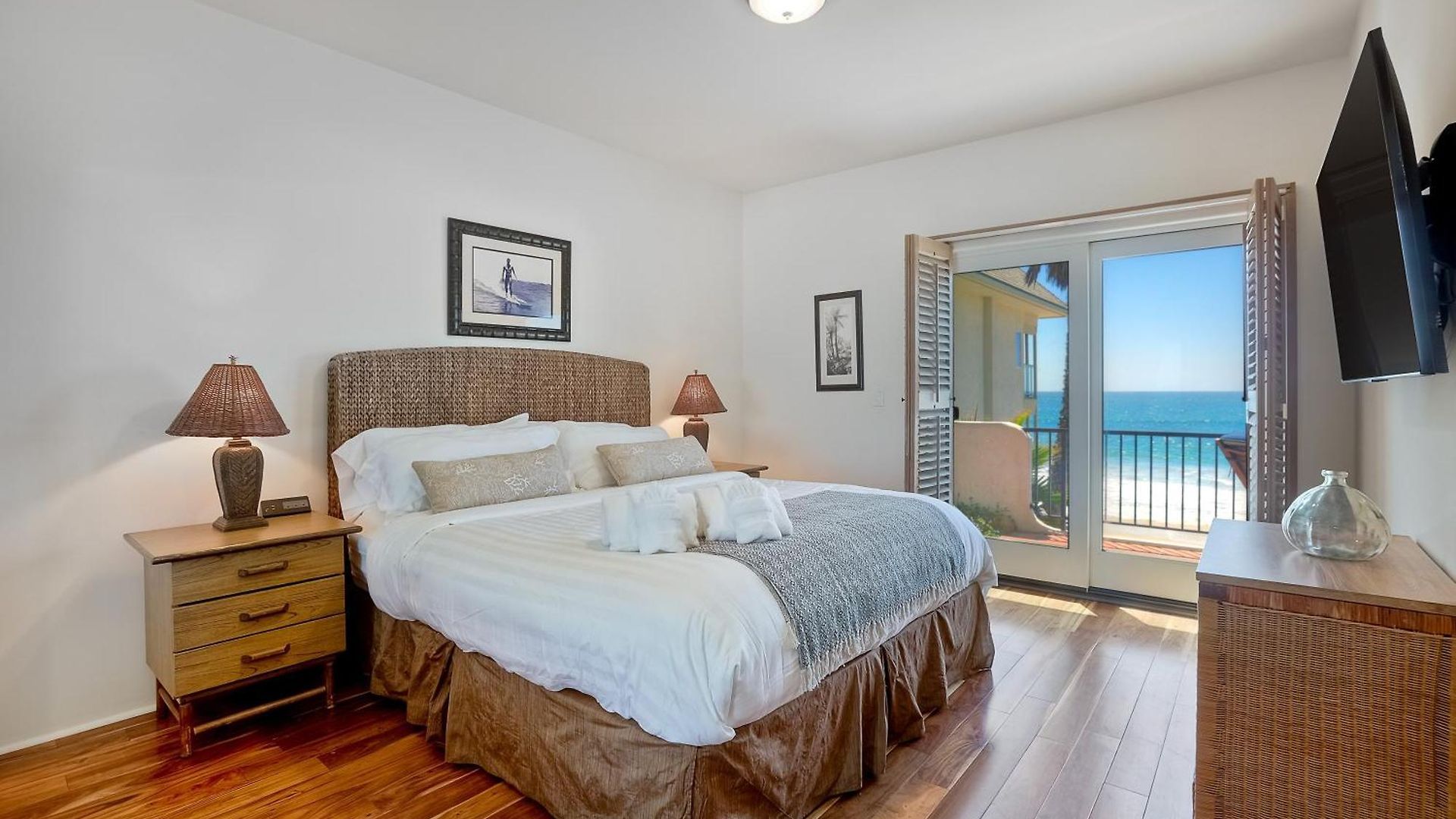 Holiday home Exclusive Beachfront Duplex In Village Ocean Views, Sleeps 9 *