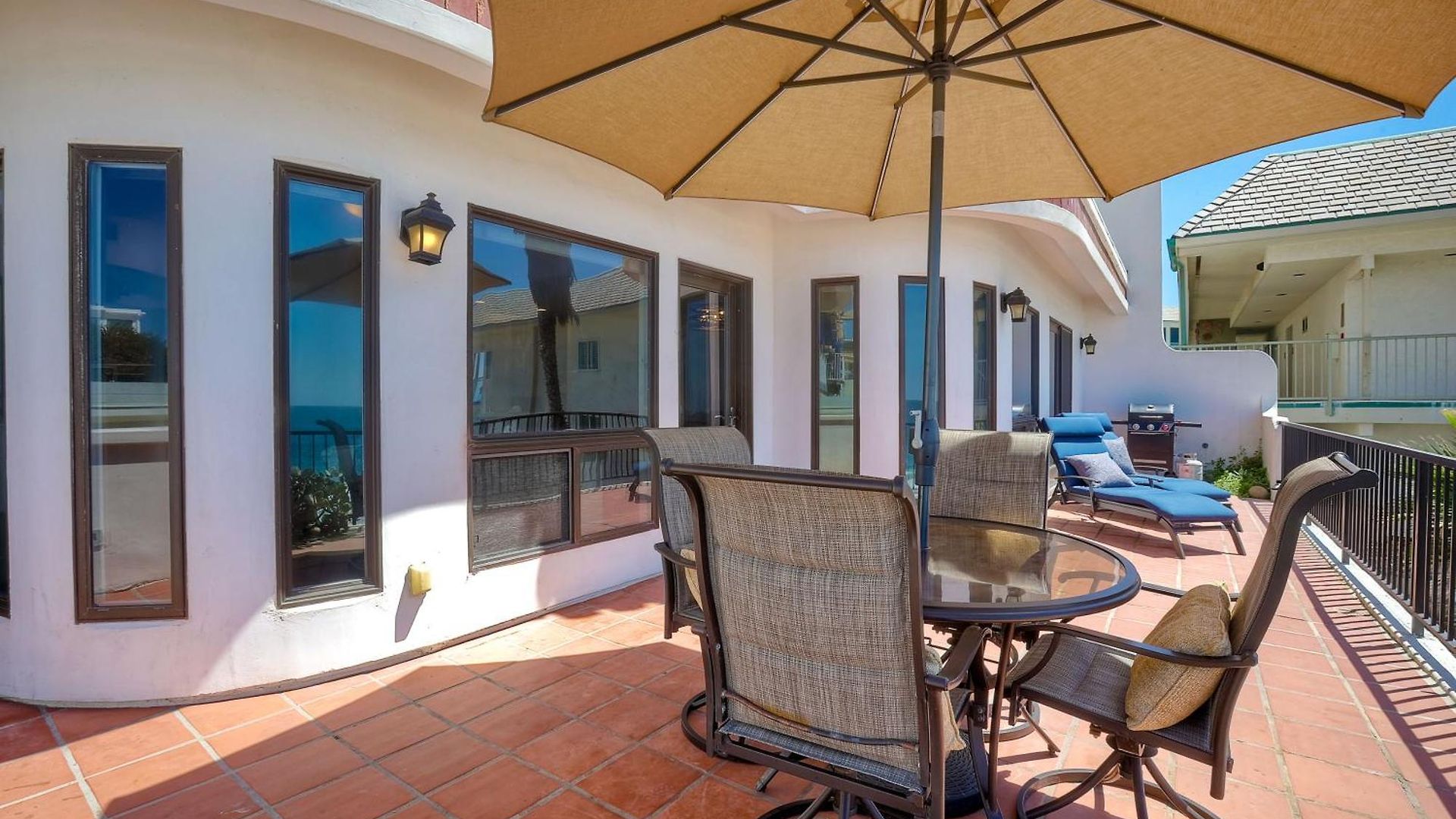 Exclusive Beachfront Duplex In Village Ocean Views, Sleeps 9 Carlsbad