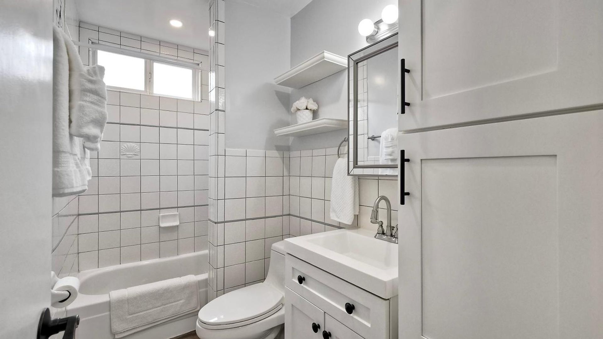 Steps To Beach, 2br Dog Friendly With Fire Pit Apartment