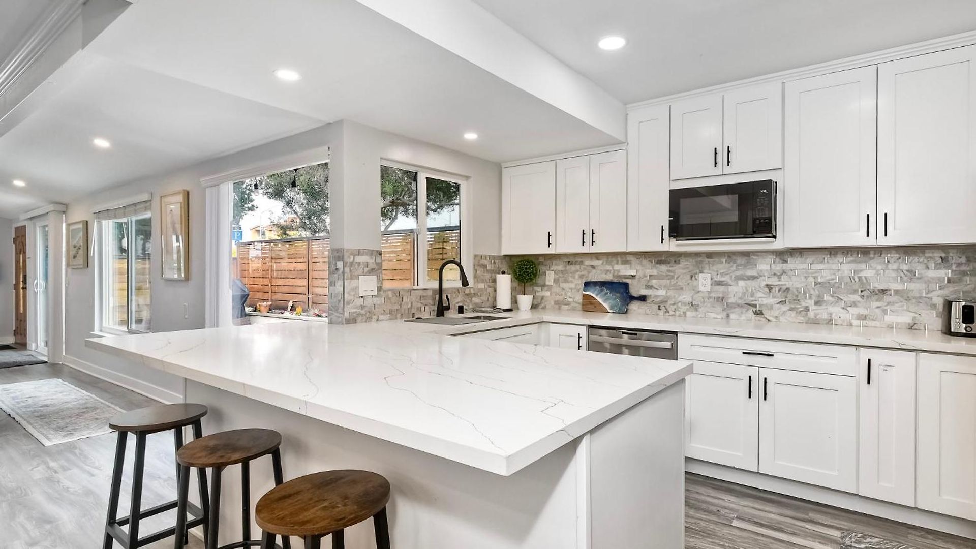 Steps To Beach, 2br Dog Friendly With Fire Pit Apartment