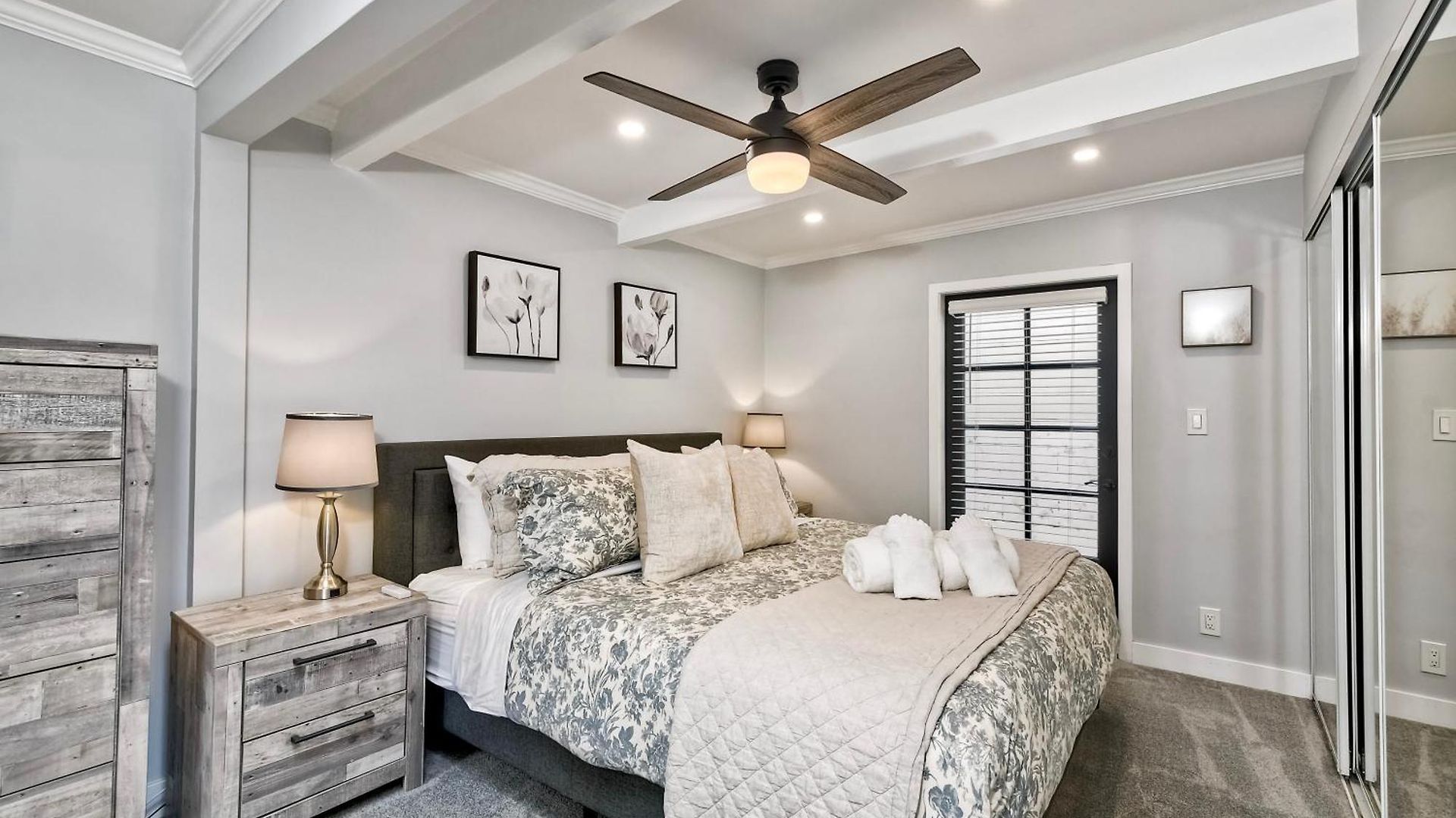 Steps To Beach, 2br Dog Friendly With Fire Pit Apartment