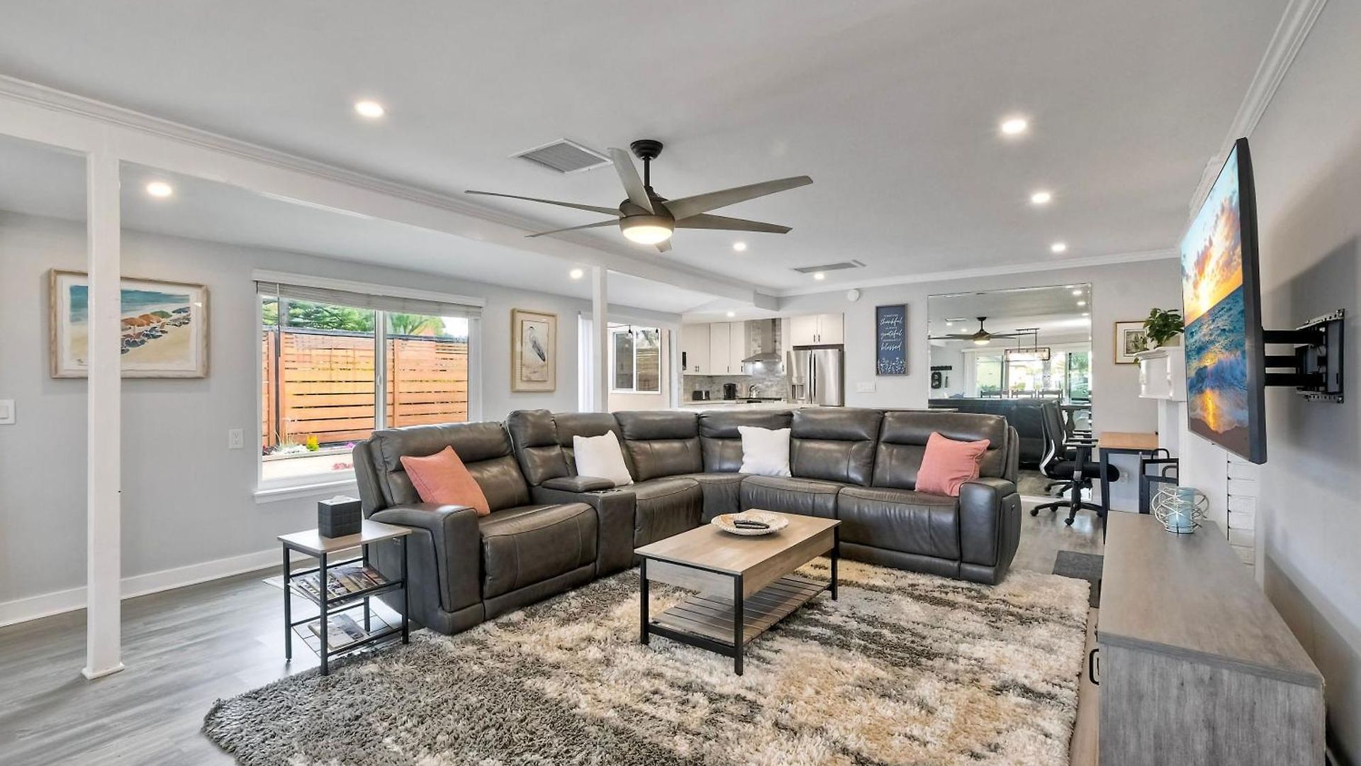 Apartment Steps To Beach, 2br Dog Friendly With Fire Pit *