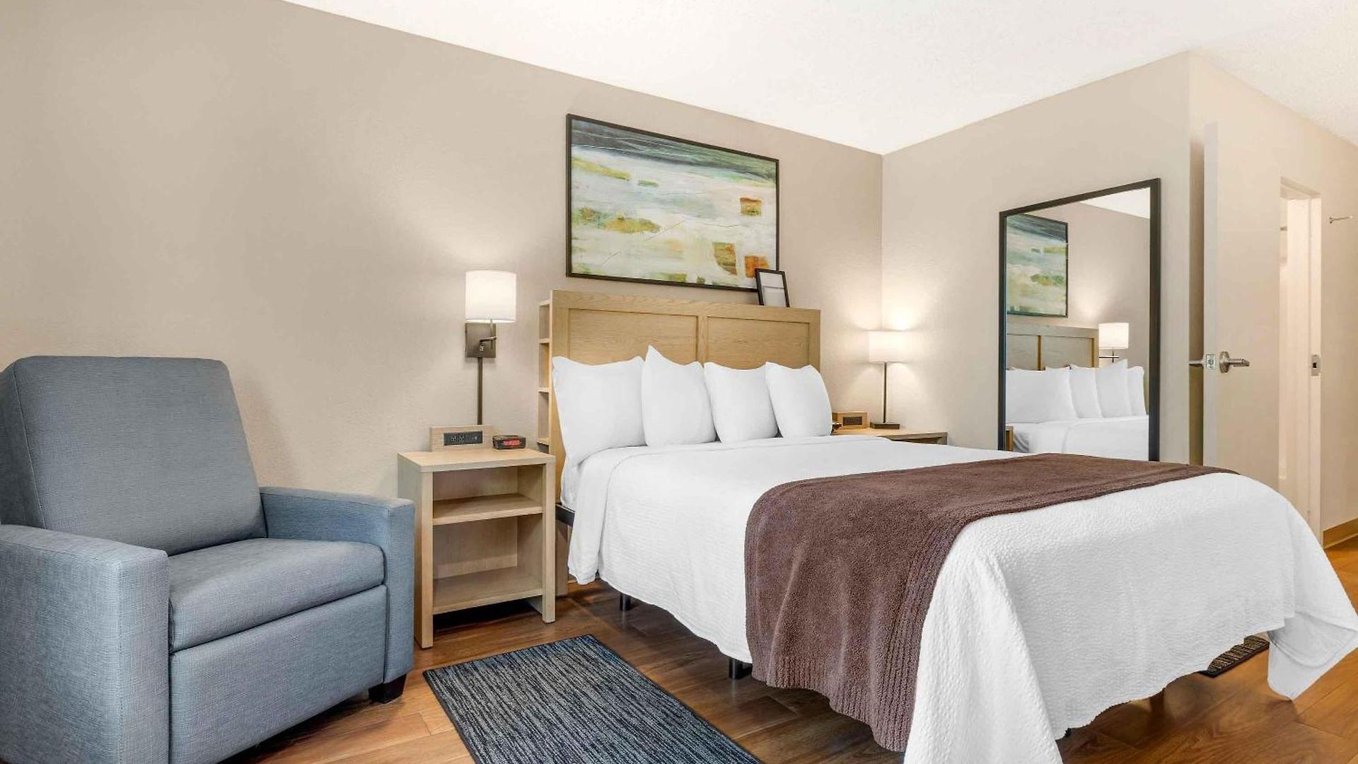 Extended America - San Diego - Village By The Sea Hotel Carlsbad