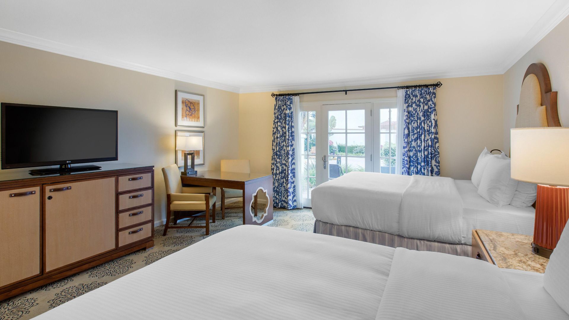 Omni La Costa & 4*