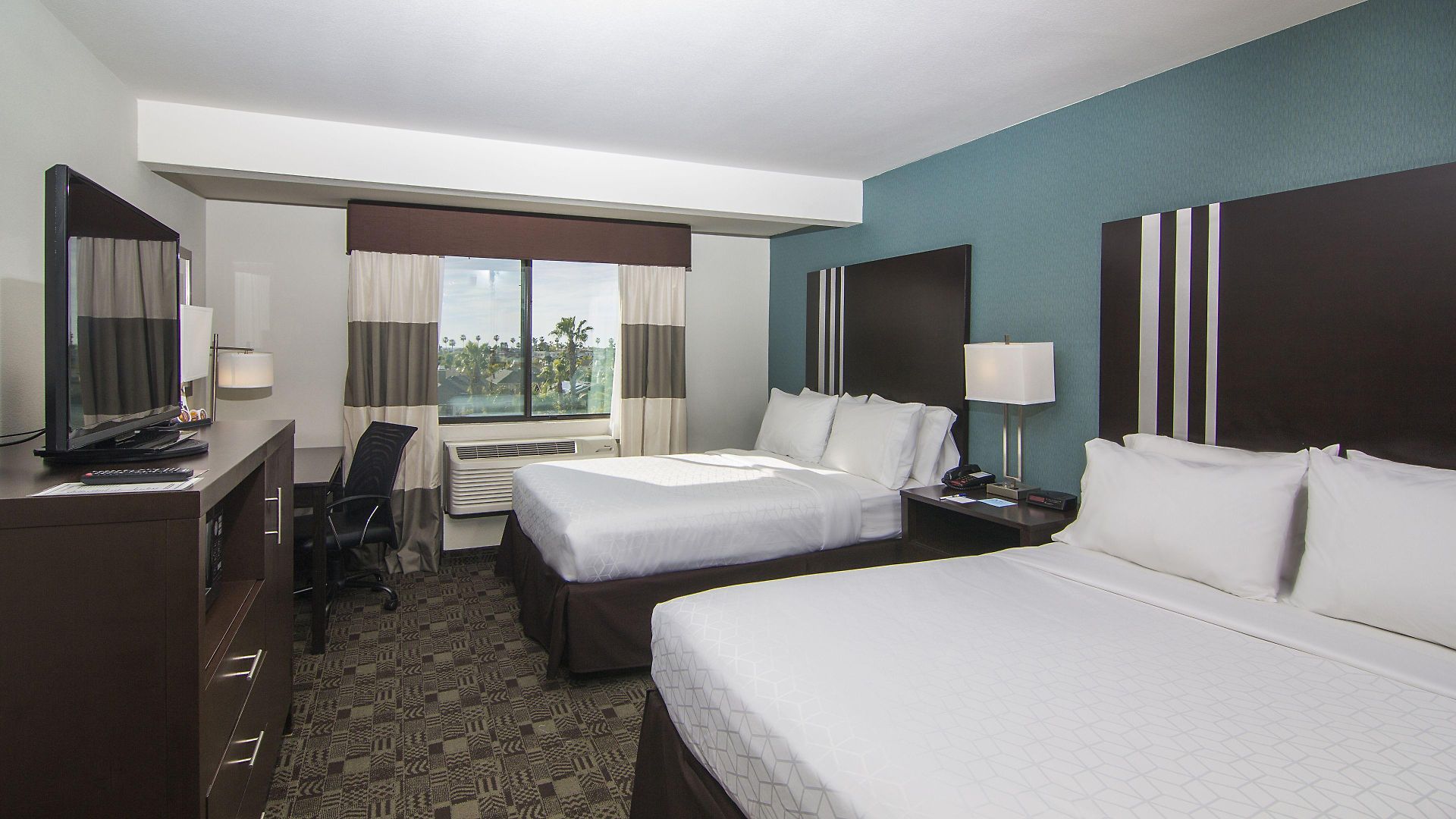 Hotel Express & By Ihg Carlsbad