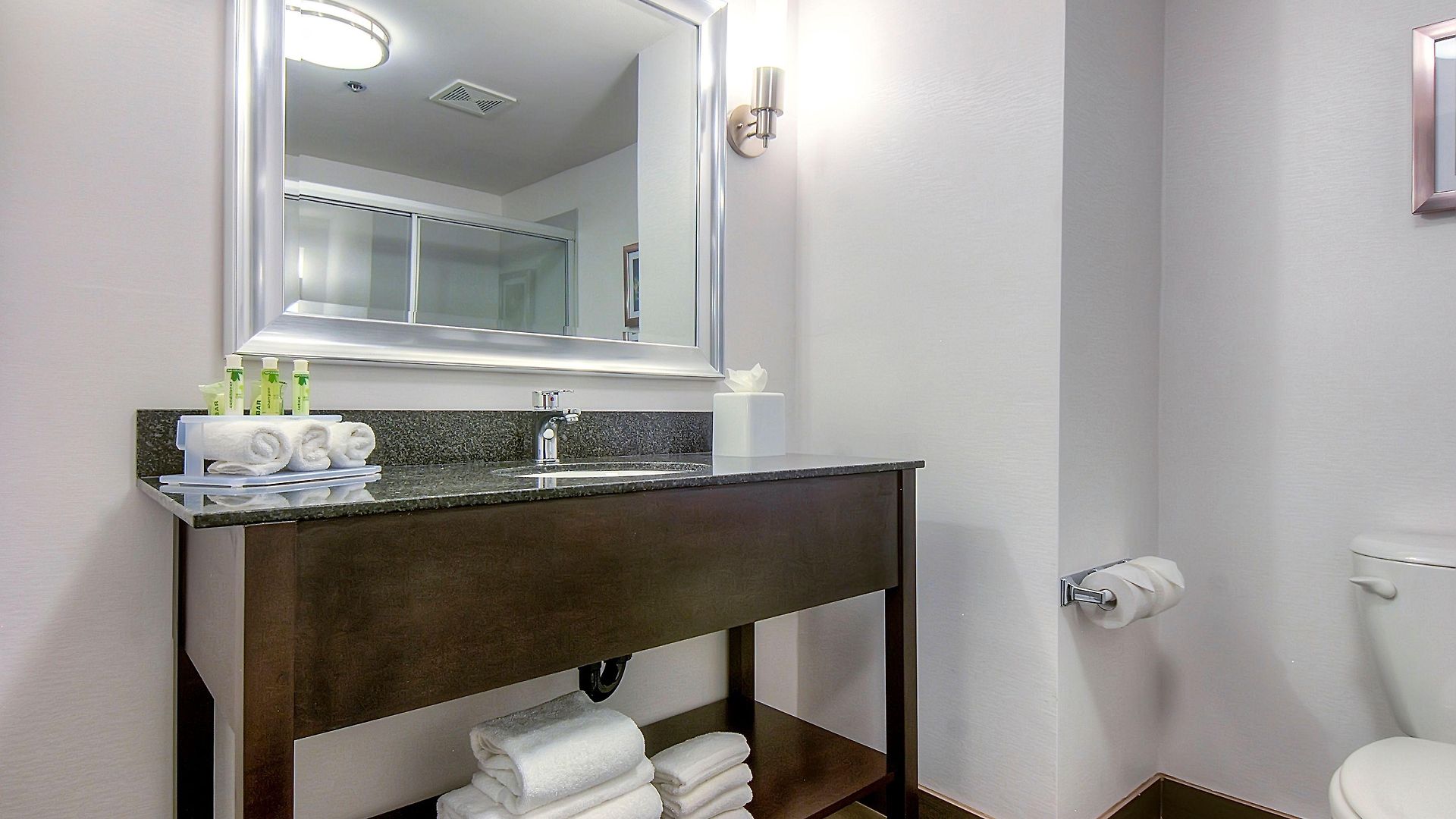 Hotel Express & By Ihg 3*
