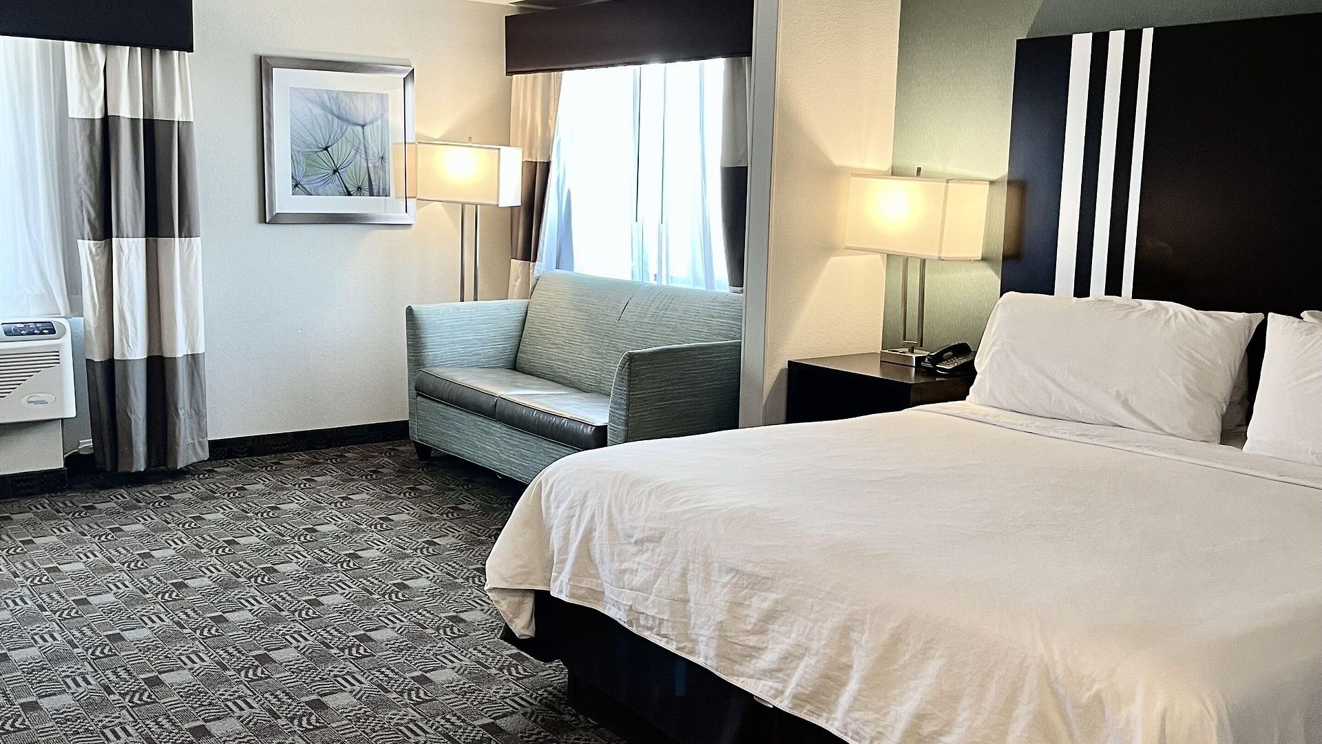 Hotel Express & By Ihg 3*