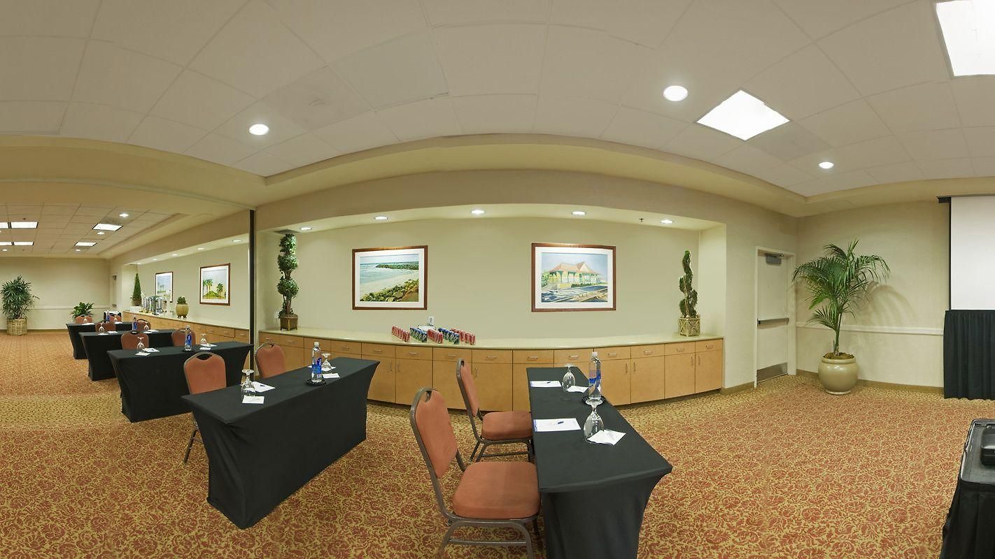 Hilton Garden 4*