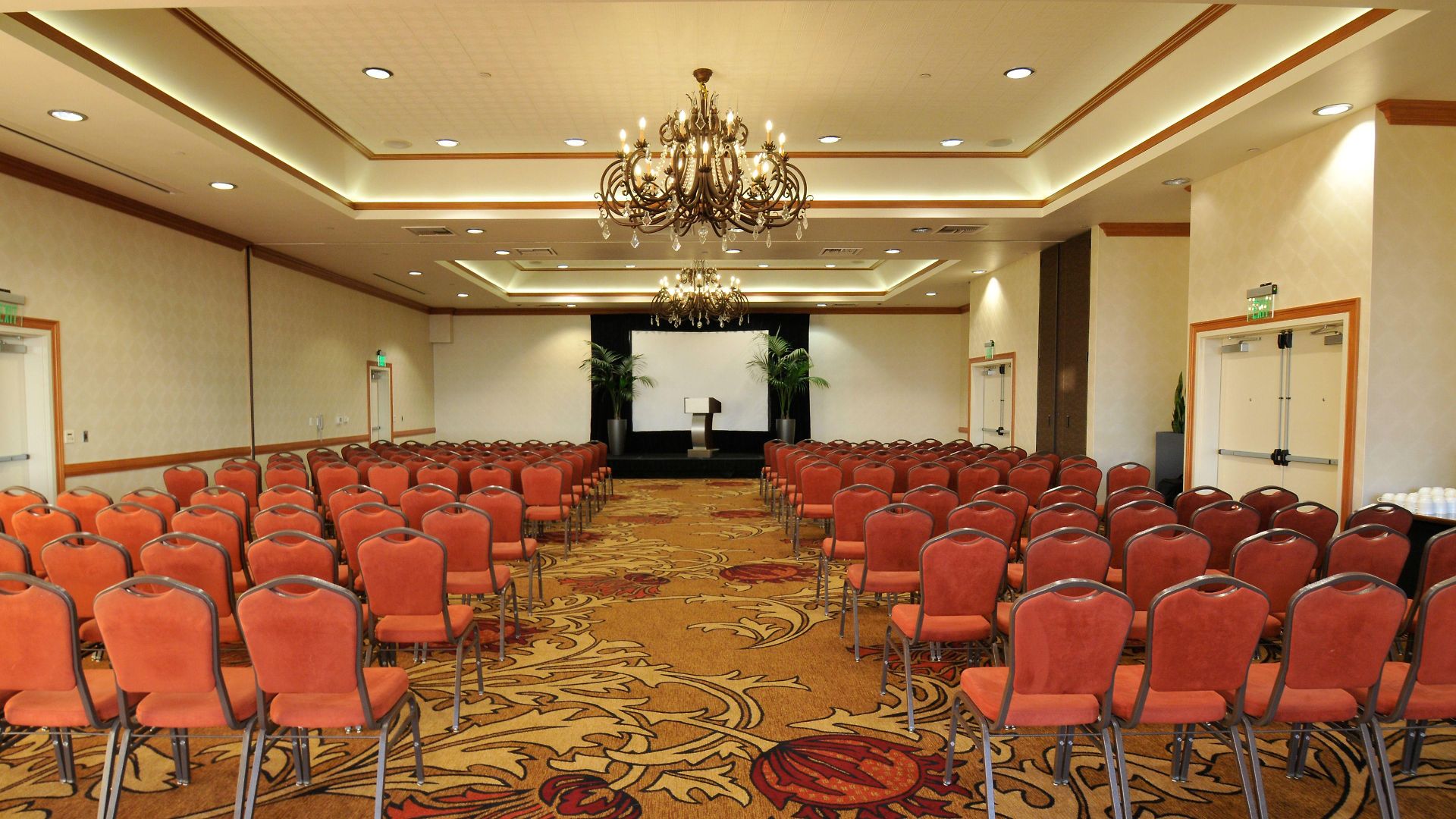 Hilton Garden Hotel 4*