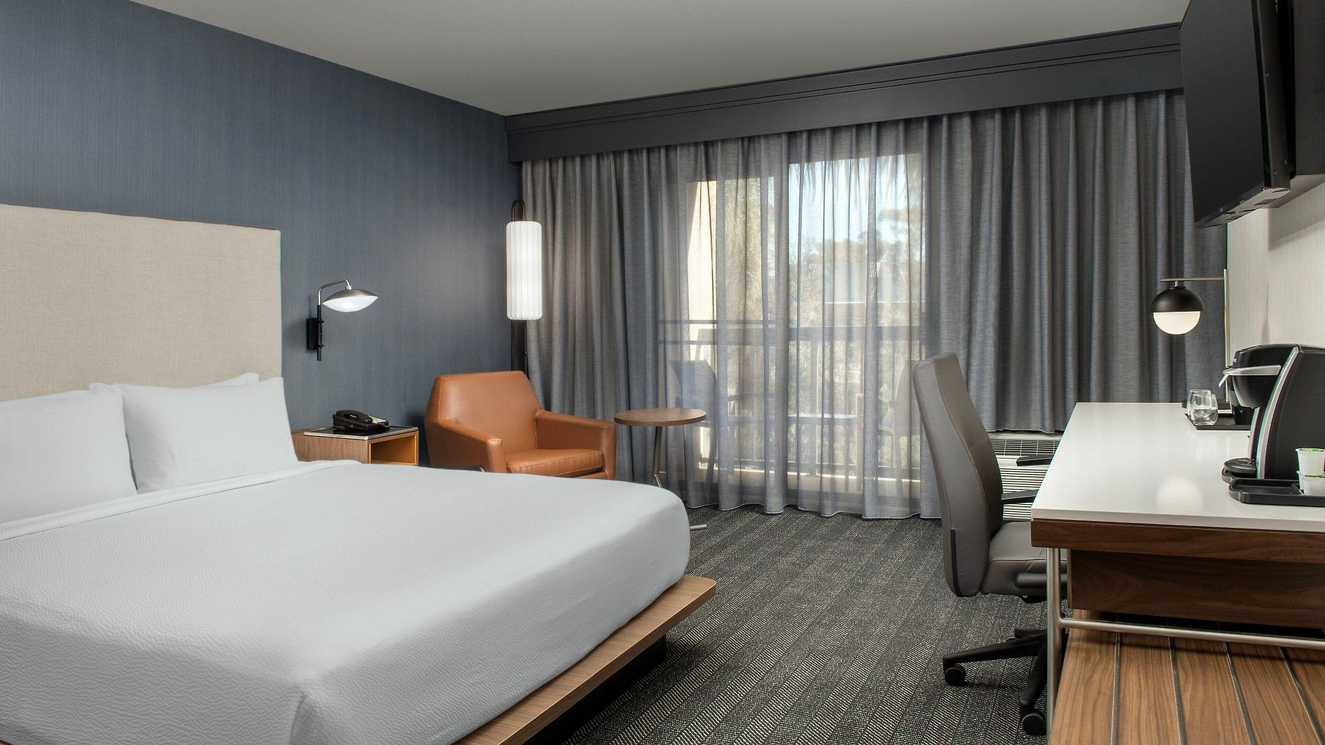 Courtyard By Marriott San Diego