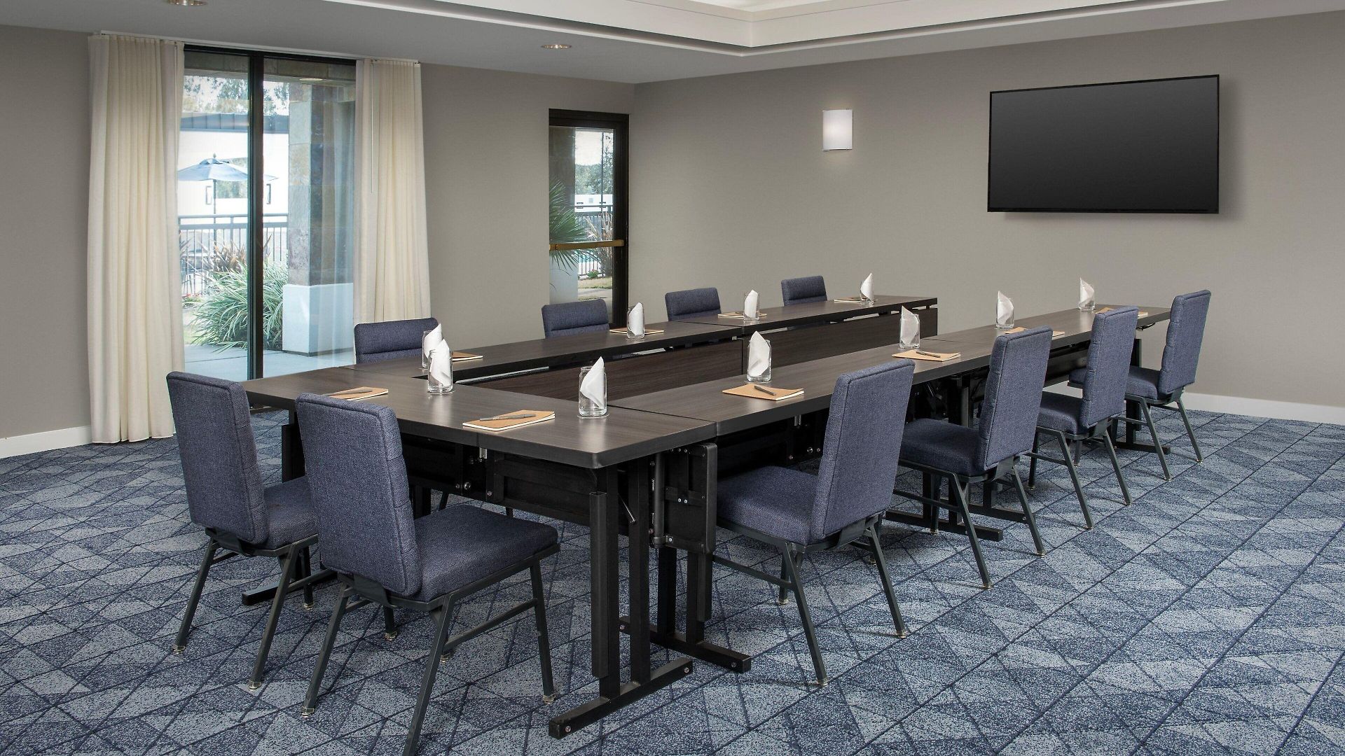 Courtyard By Marriott San Diego