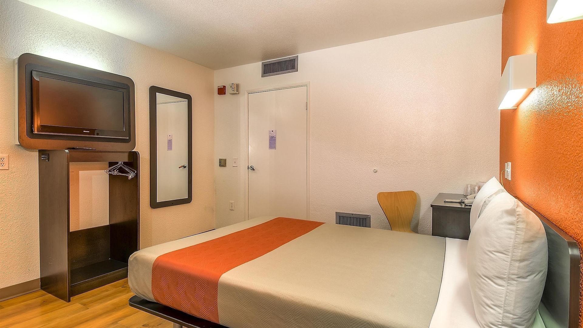 6-carlsbad, Ca Hotel