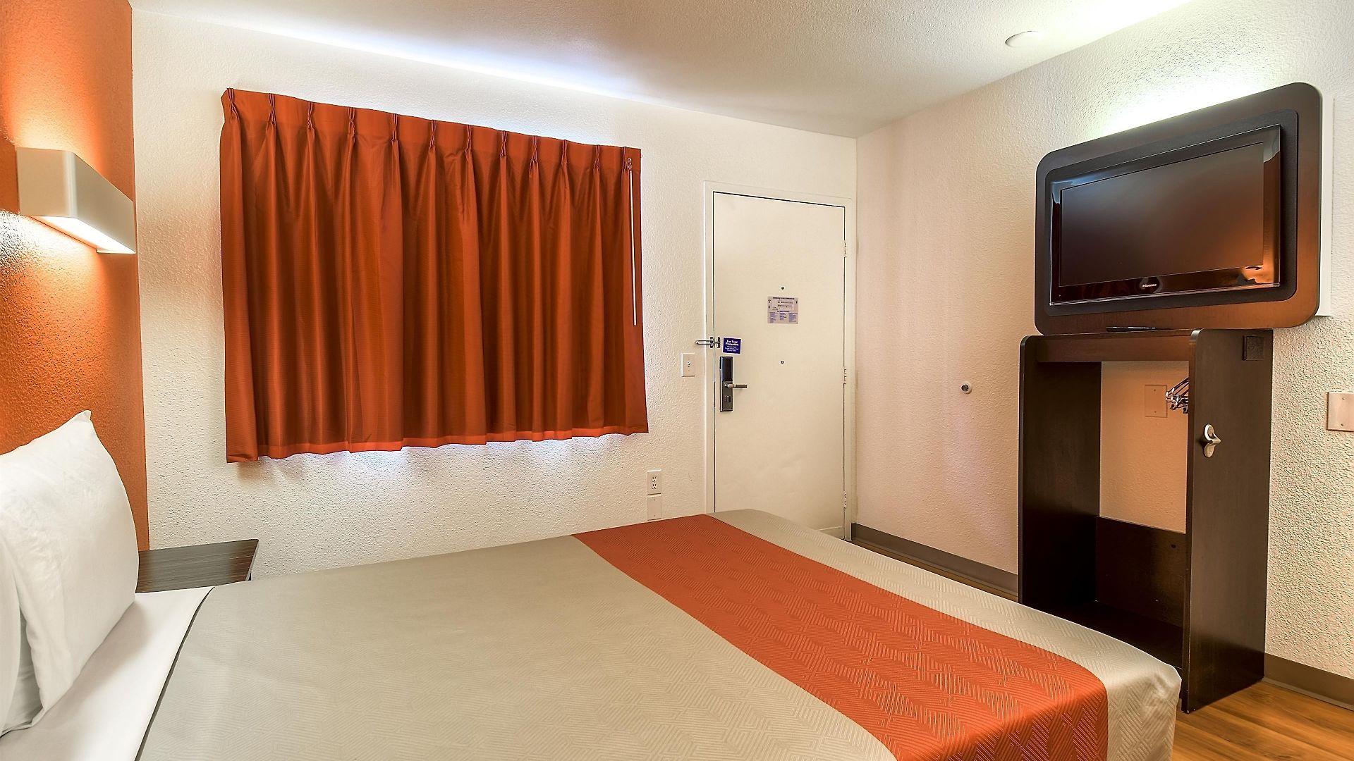 Hotel 6-carlsbad, Ca 3*