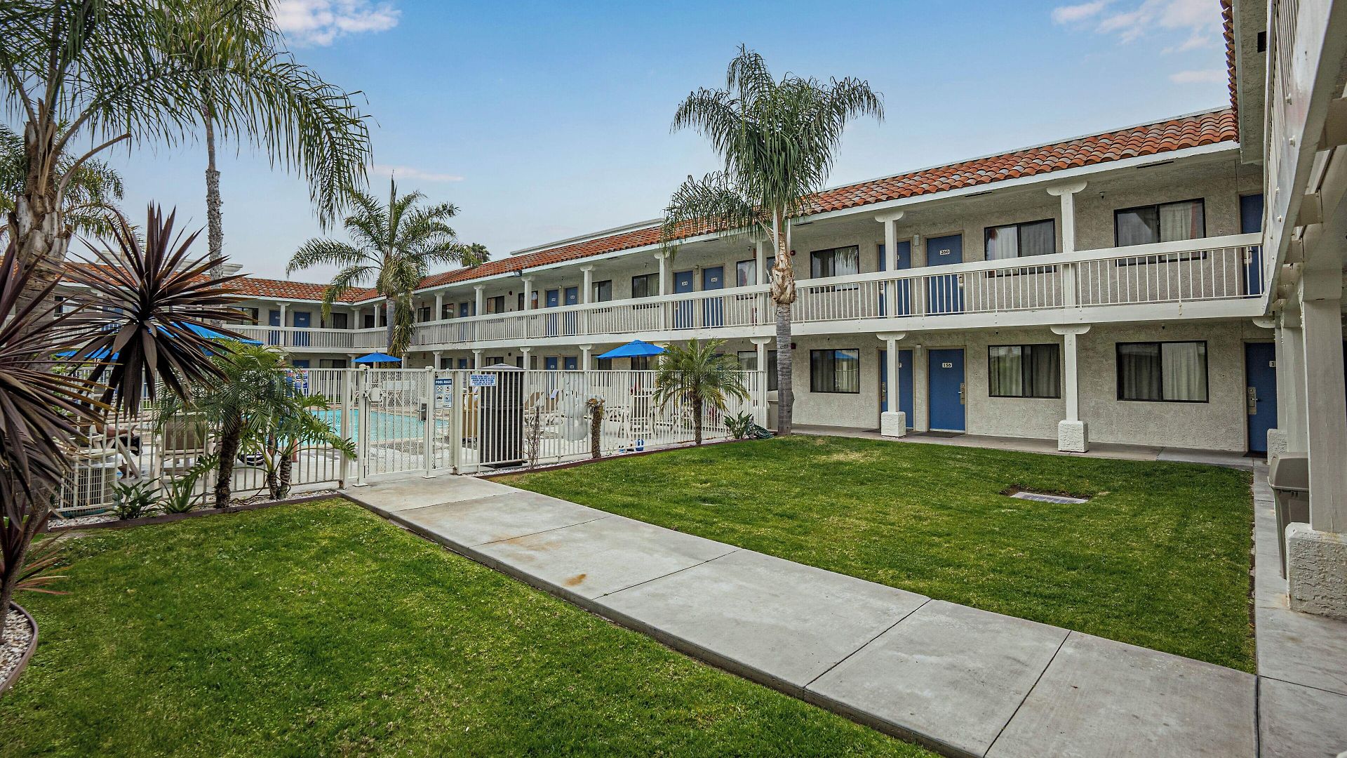 6-carlsbad, Ca