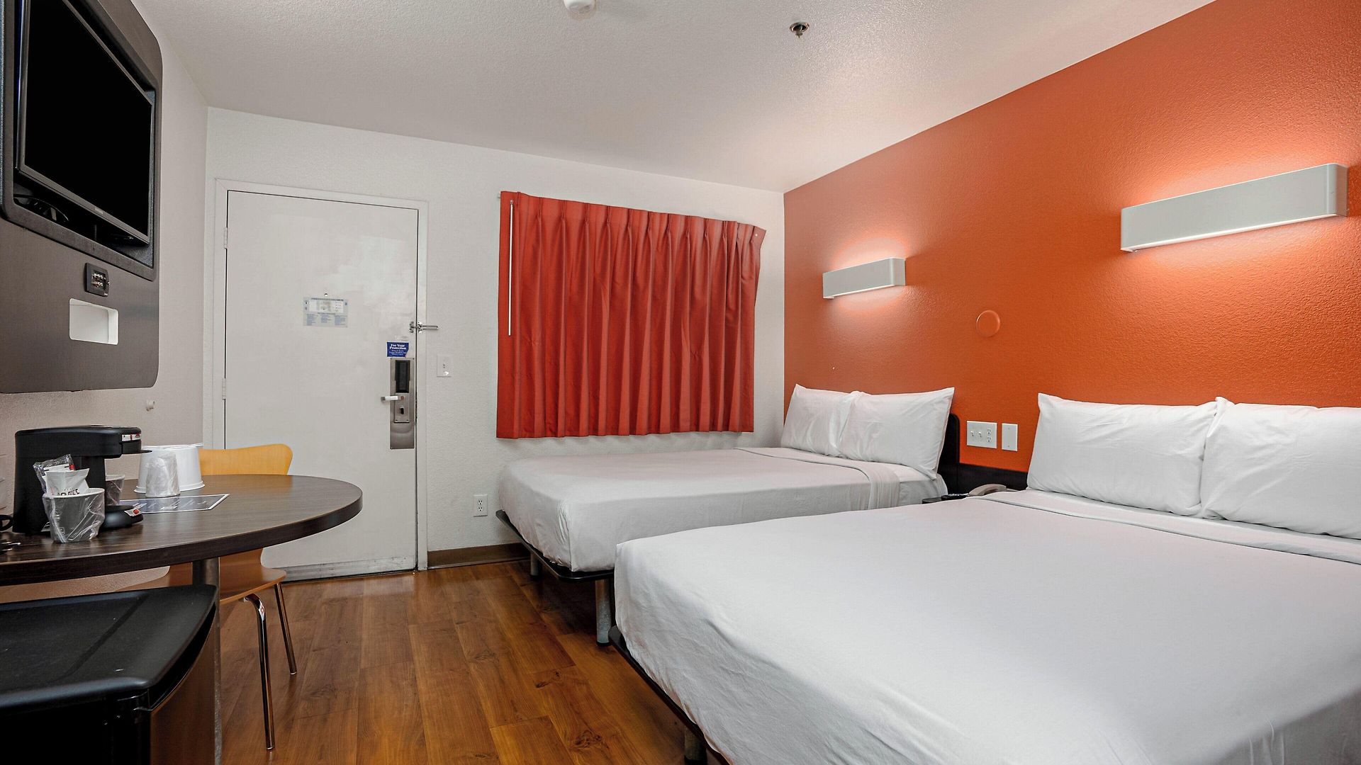 6-carlsbad, Ca 3* Carlsbad