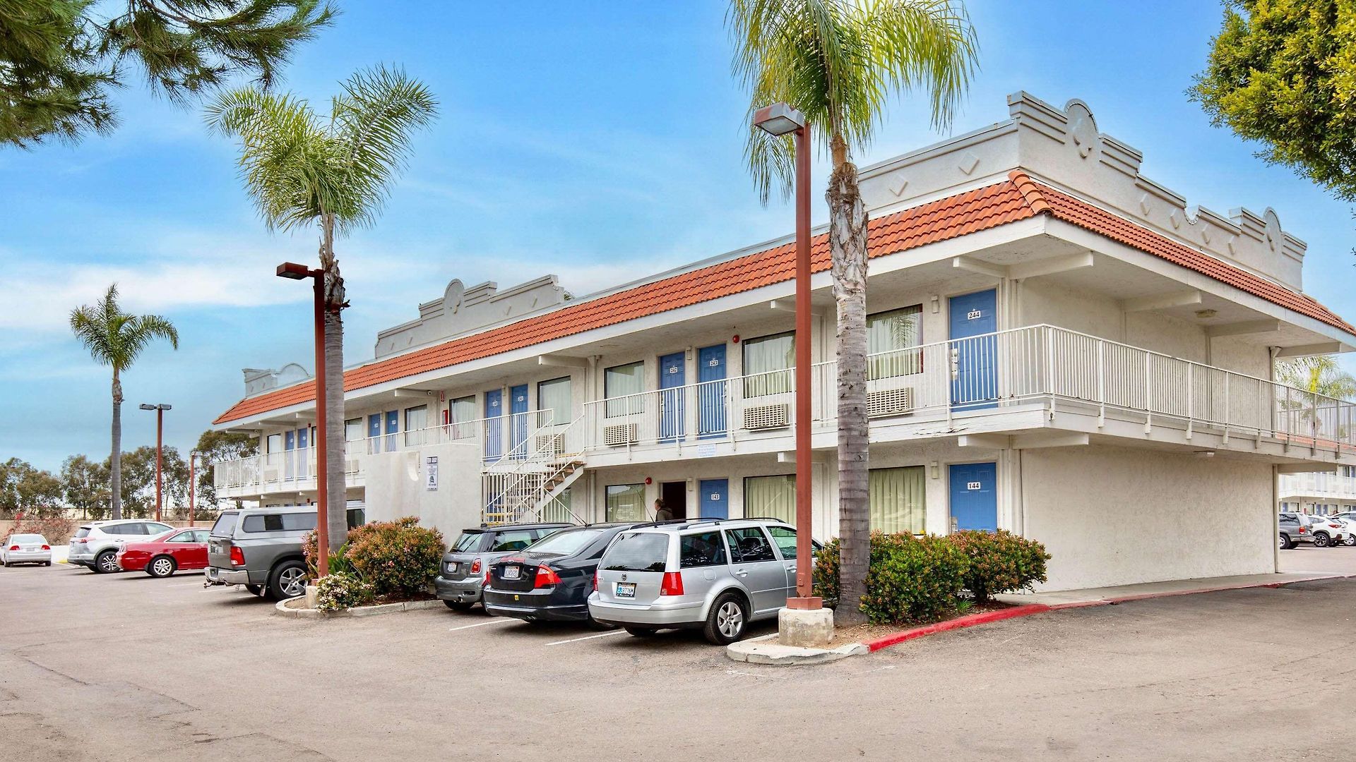 Hotel 6-carlsbad, Ca - East Near Legoland 3*