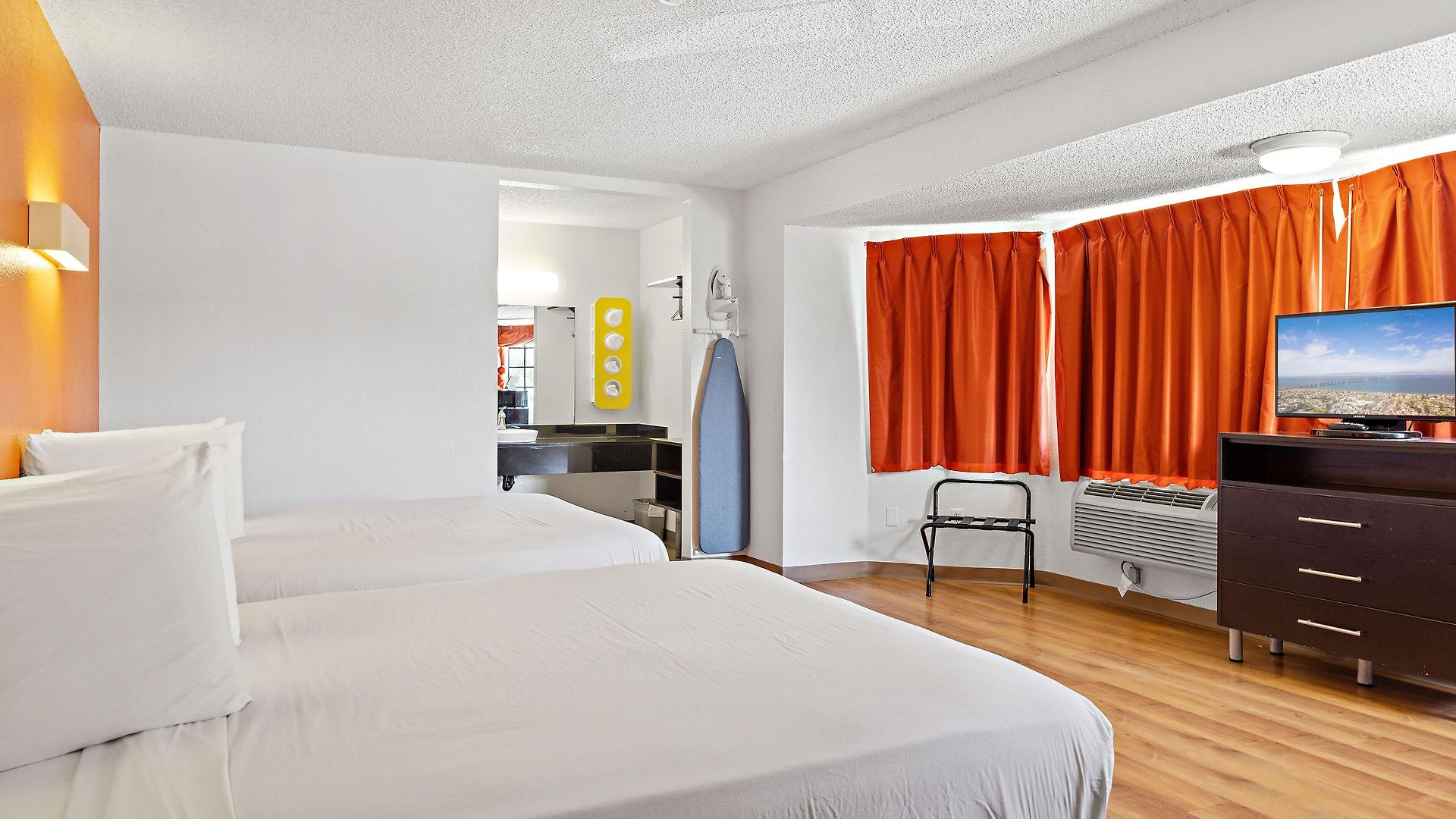Hotel 6-carlsbad, Ca - Village